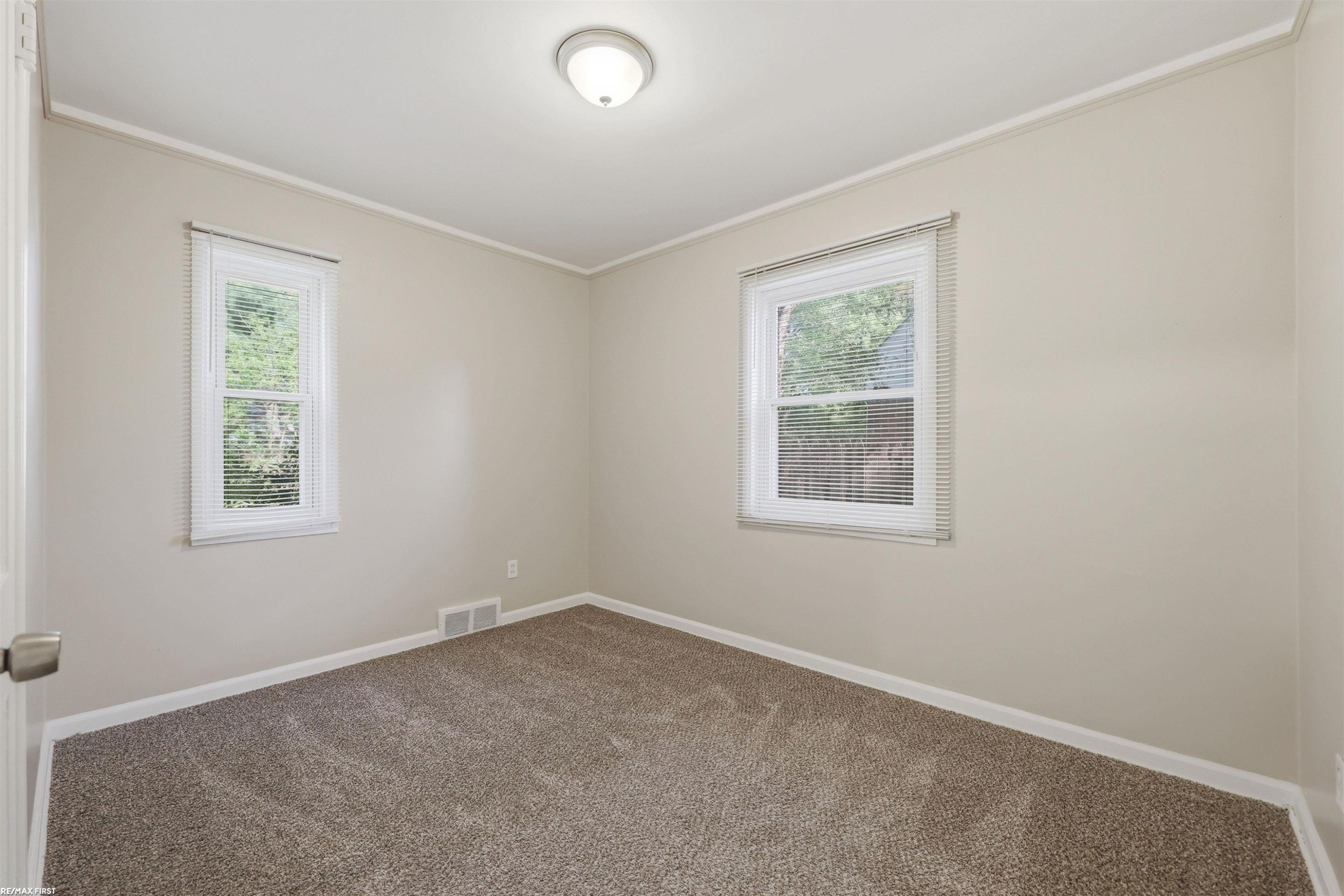 23221 Oneida Street, Oak Park, MI 48237 — Photo 12