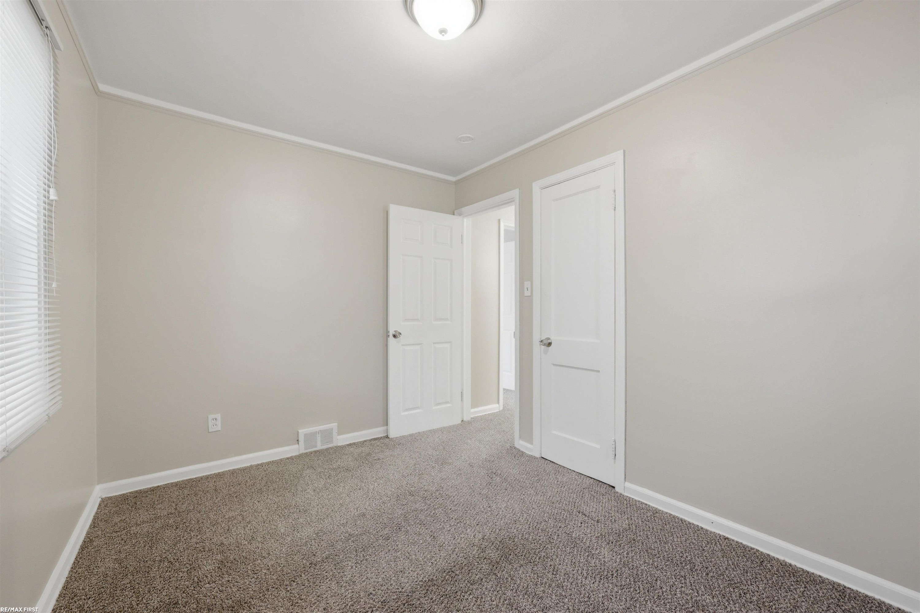 23221 Oneida Street, Oak Park, MI 48237 — Photo 13