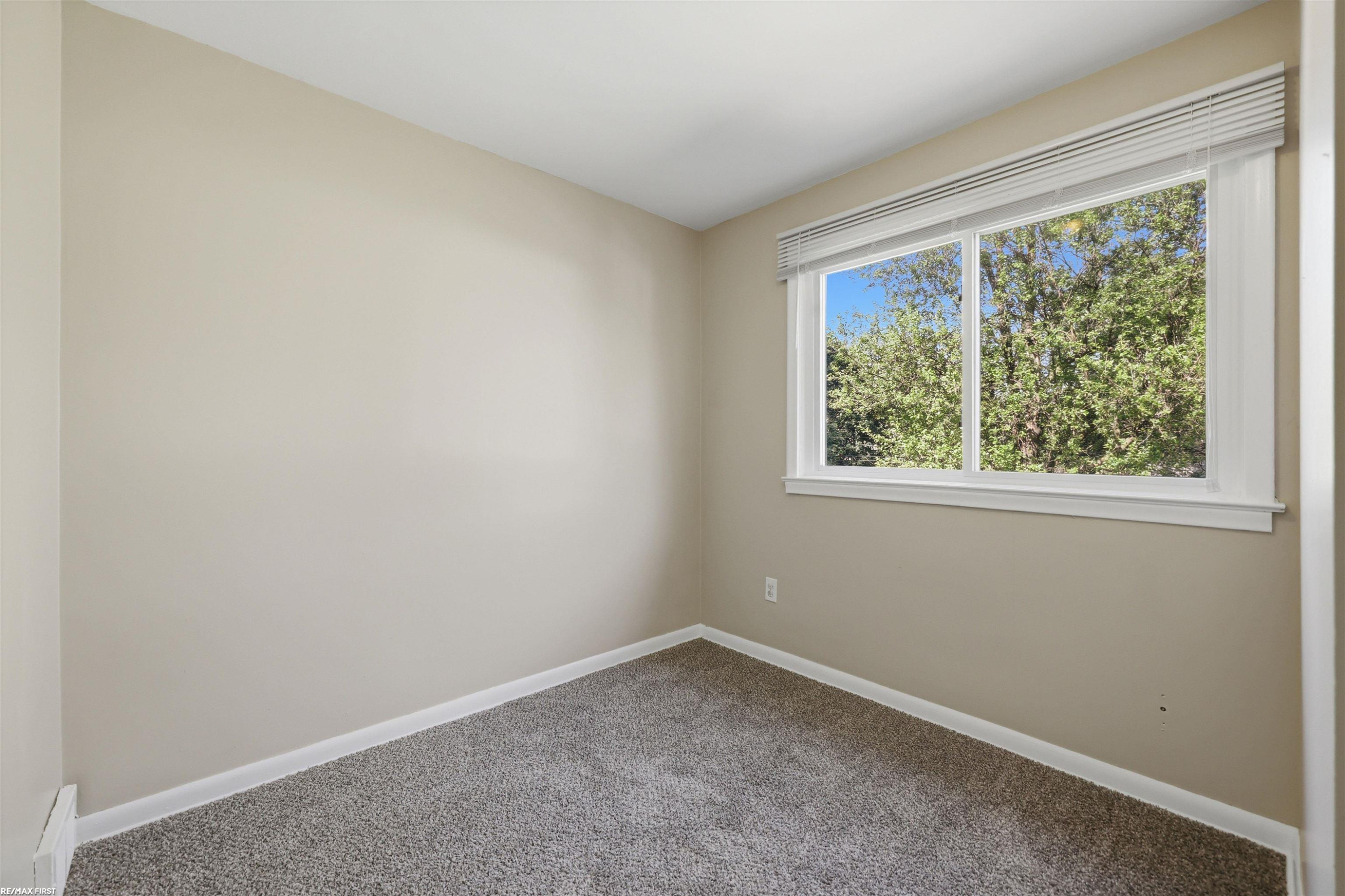 23221 Oneida Street, Oak Park, MI 48237 — Photo 21