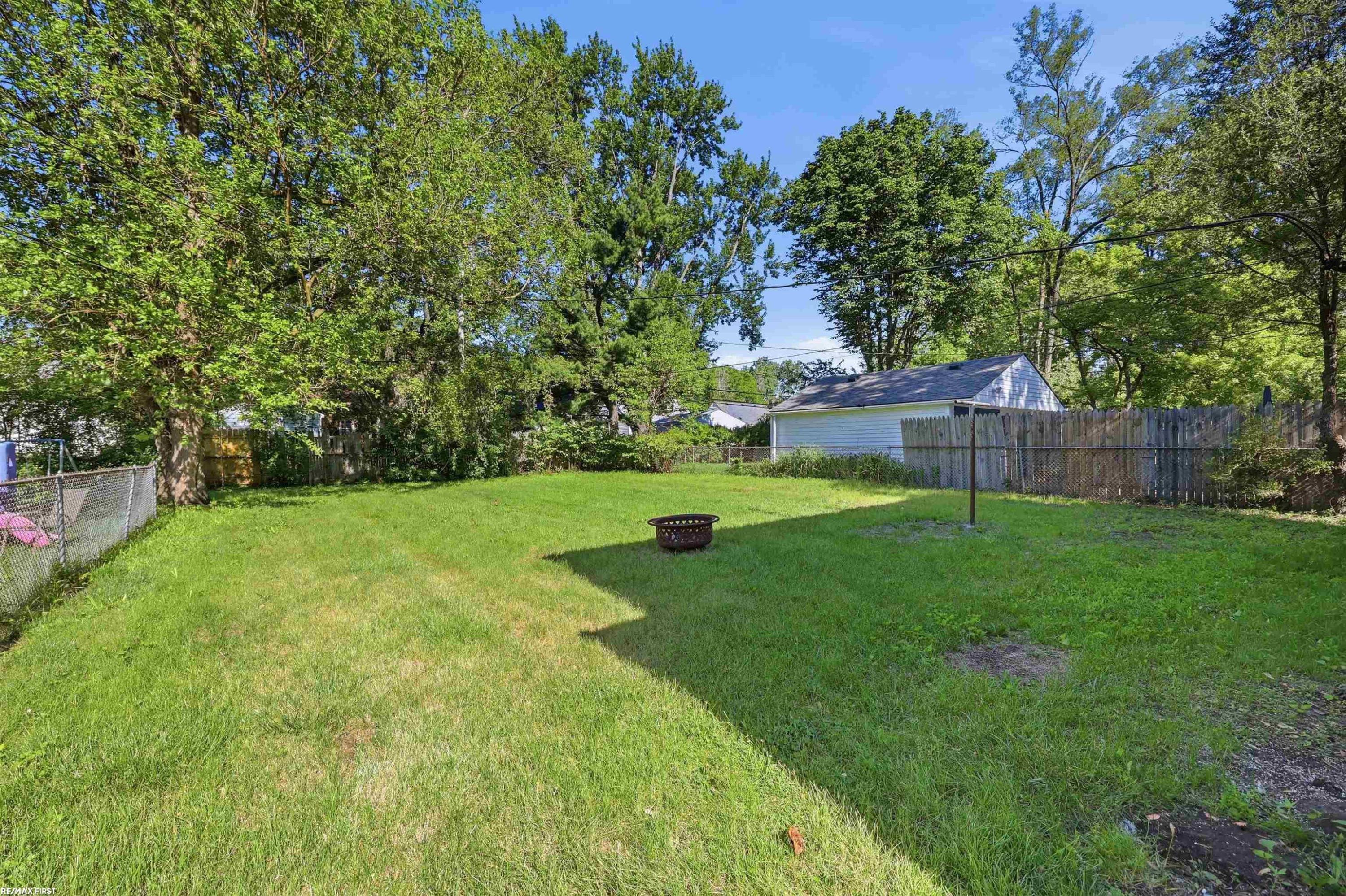 23221 Oneida Street, Oak Park, MI 48237 — Photo 27