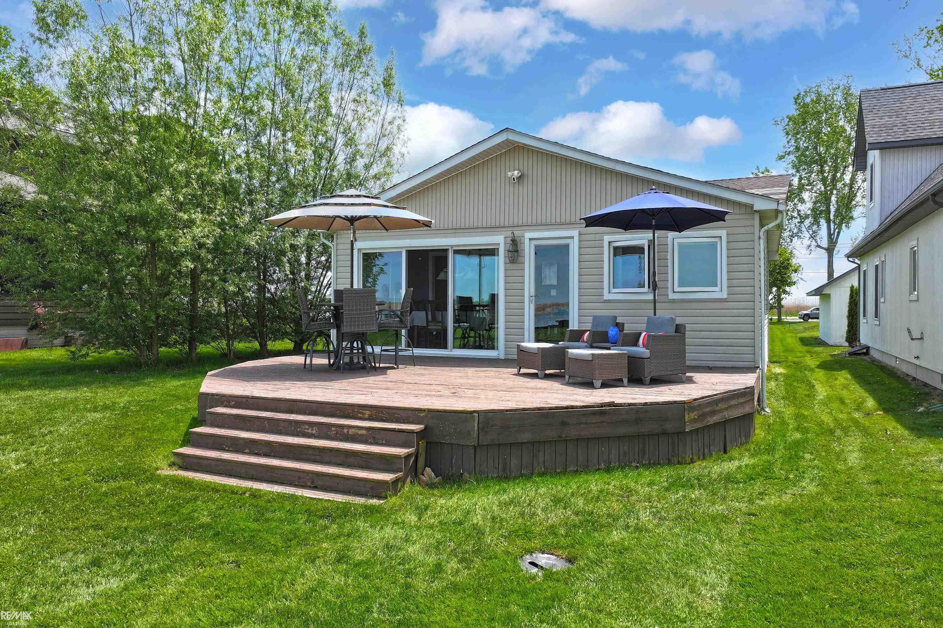 7054 Middle Channel Lane, MI 48028