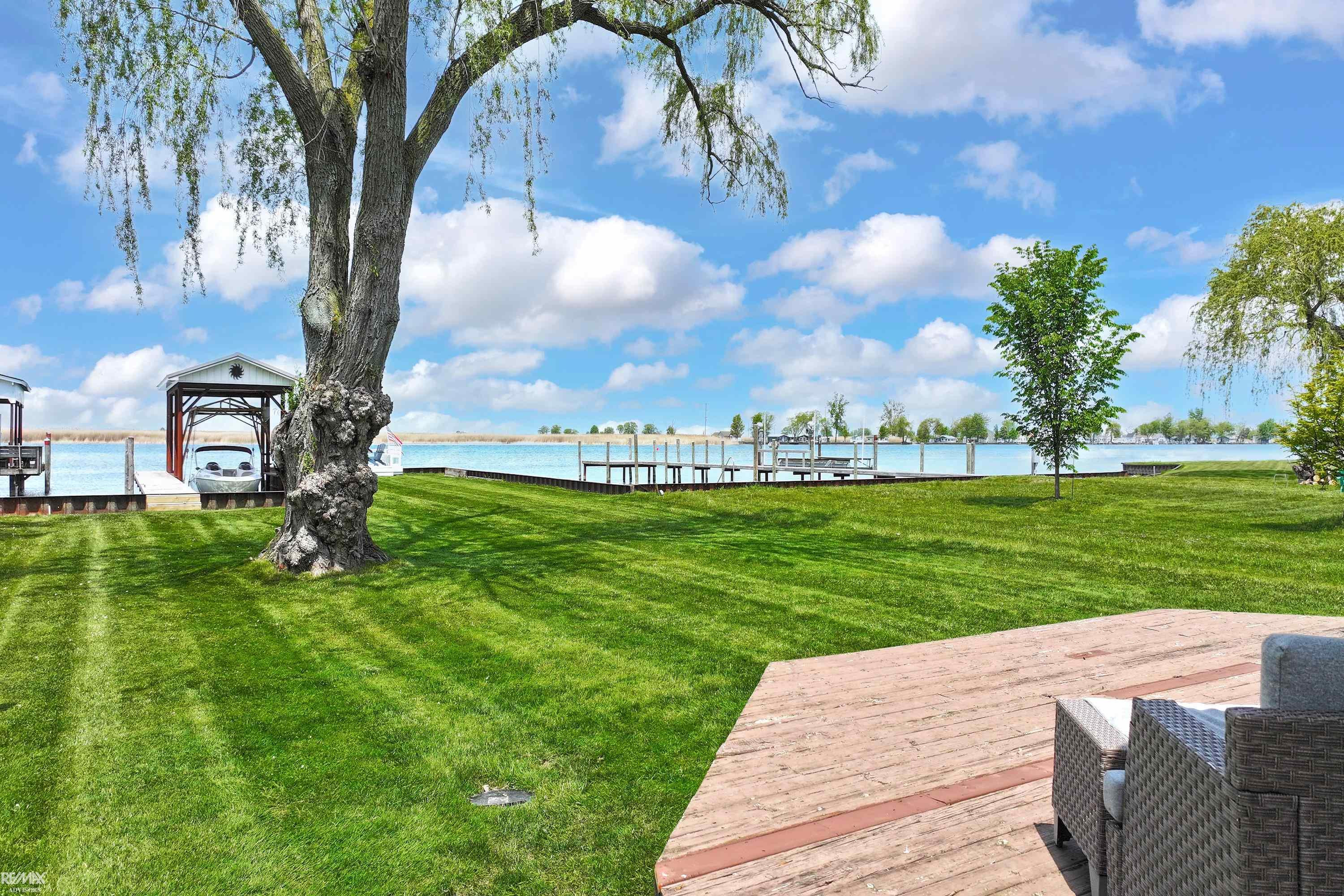 7054 Middle Channel Lane, MI 48028 — Photo 3
