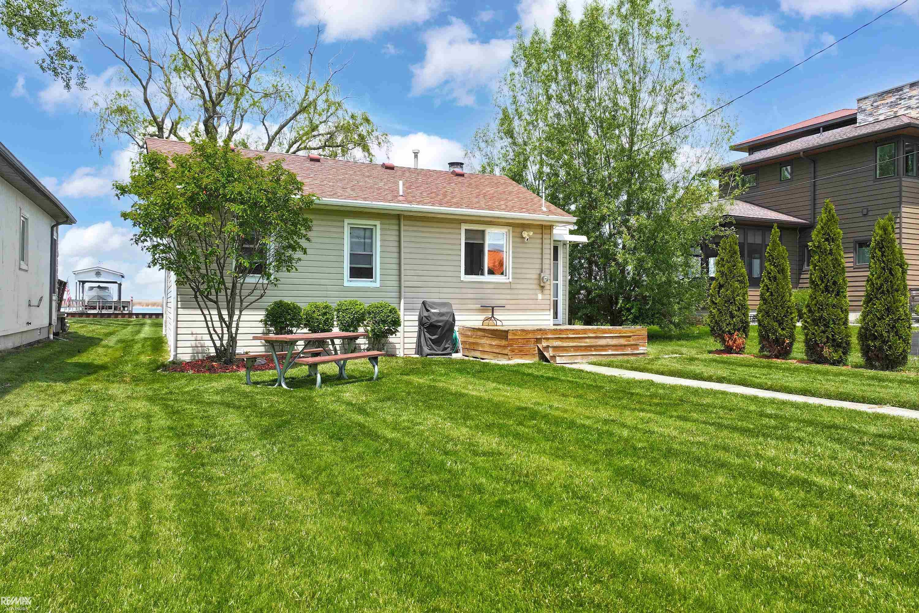 7054 Middle Channel Lane, MI 48028 — Photo 46