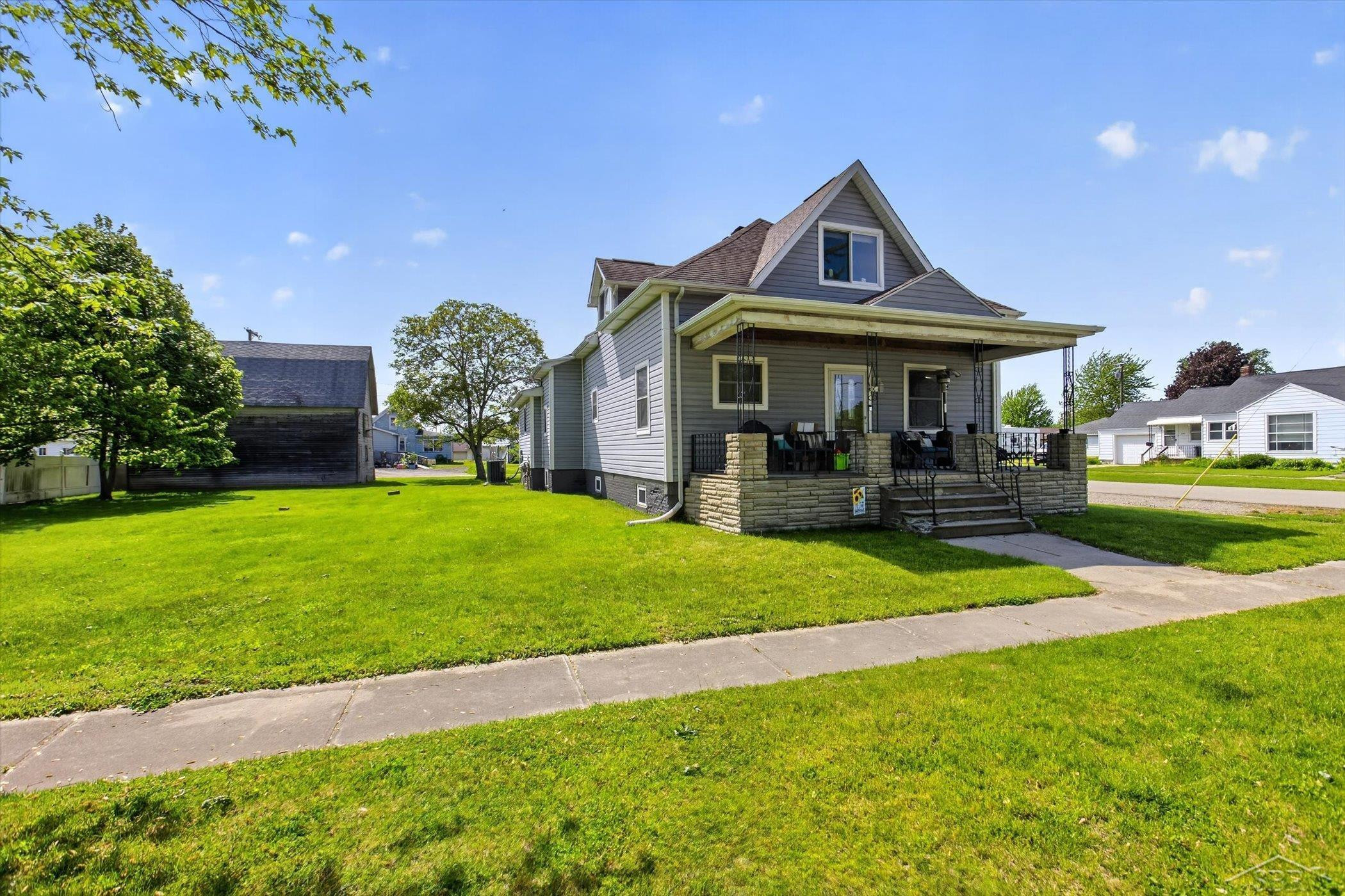 304 S Fifth Street, Sebewaing, MI 48759 — Photo 2