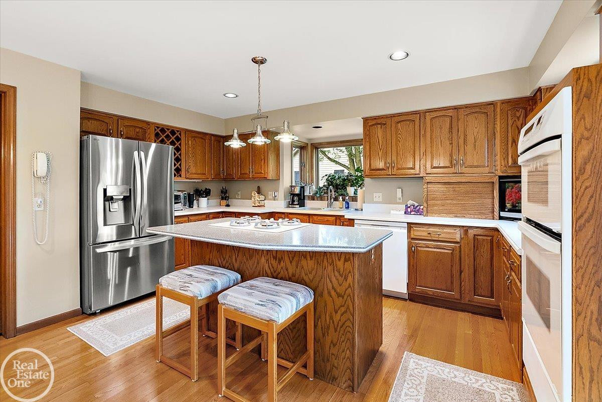 56688 Portsmouth Court, Shelby Twp, MI 48316 — Photo 16