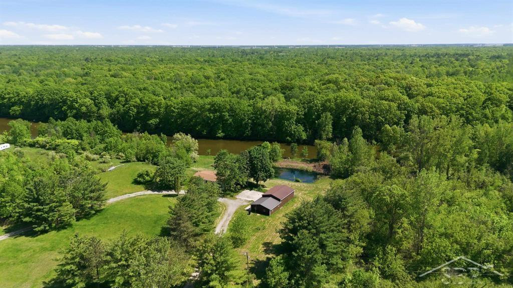 1777 W Pine River Road, Breckenridge, MI 48615