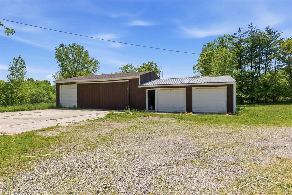 1777 W Pine River Road, Breckenridge, MI 48615 — Photo 9