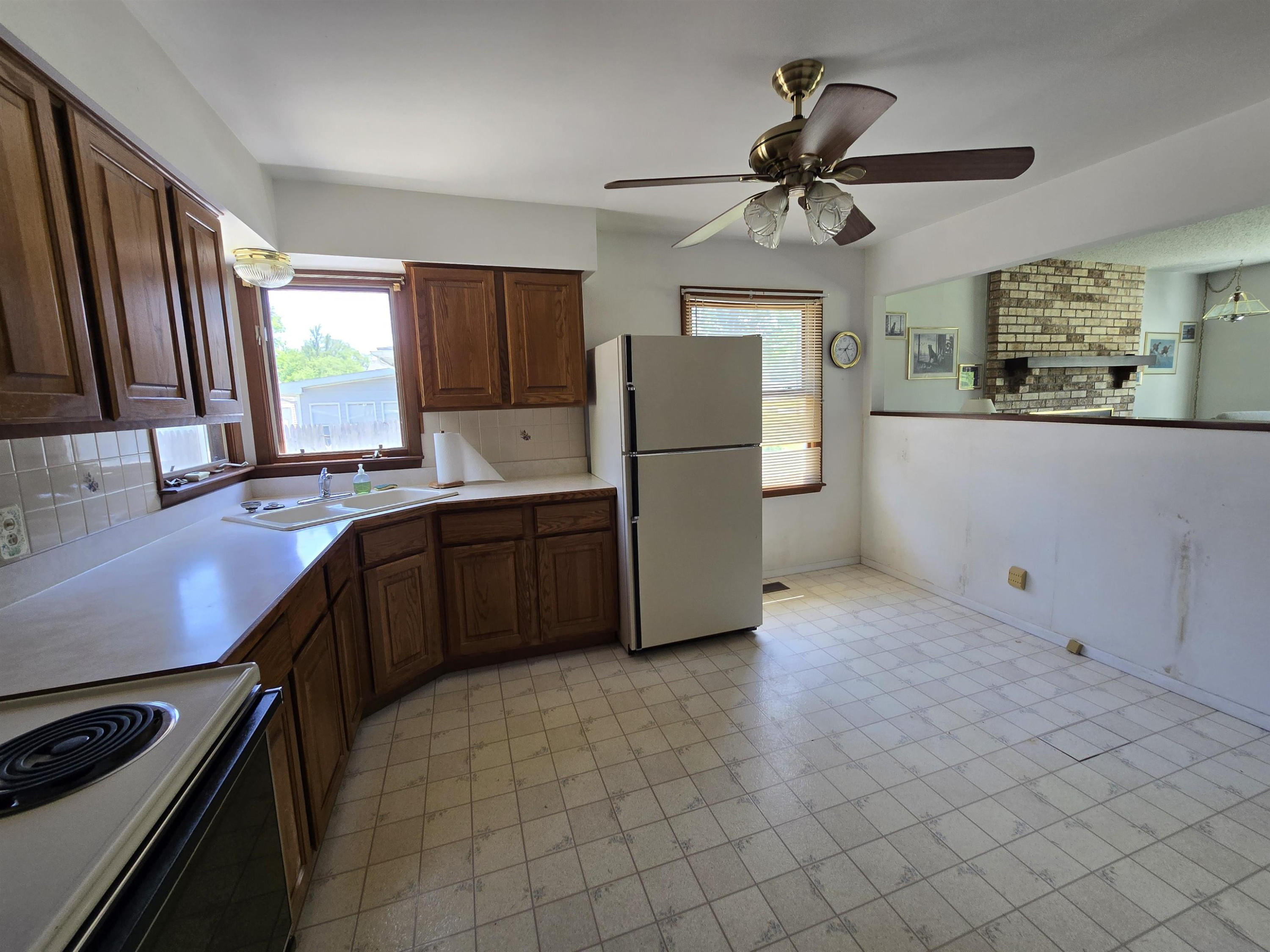 2411 Cheryl Ann Drive, Burton, MI 48519 — Photo 10