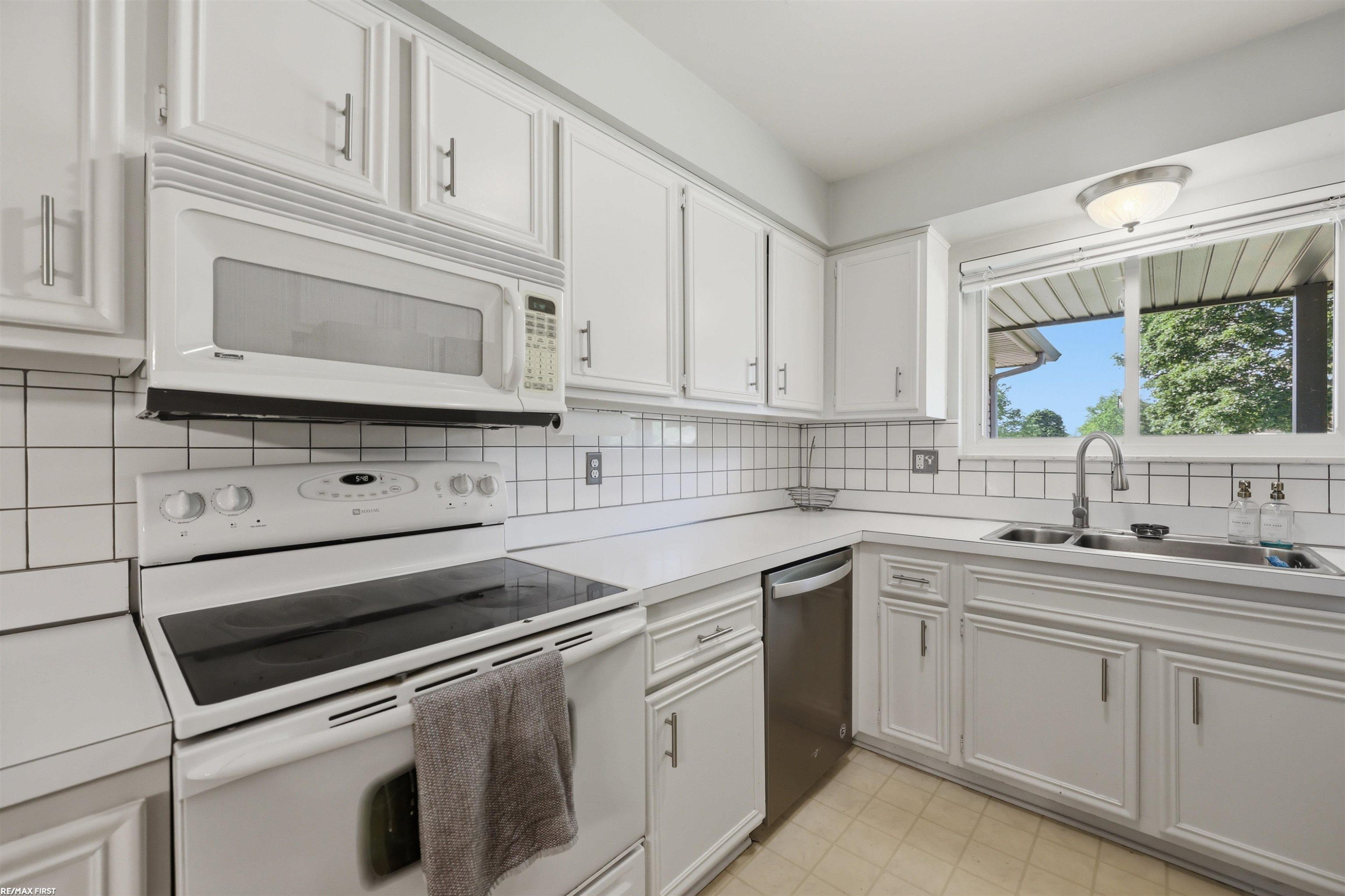 15366 Van Meter Drive, Macomb, MI 48044 — Photo 17