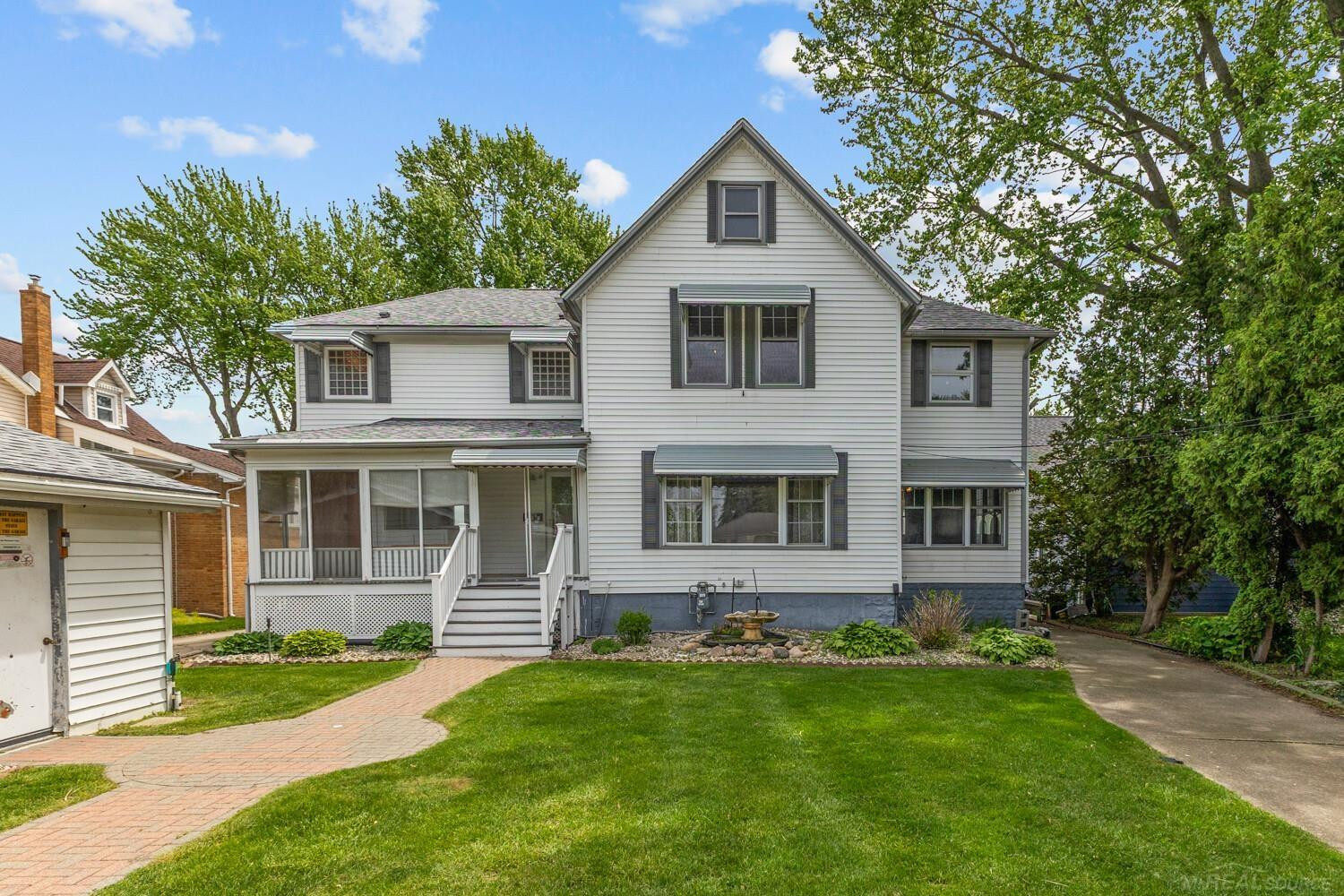 29000 Jefferson Avenue, Saint Clair Shores, MI 48081 — front exterior