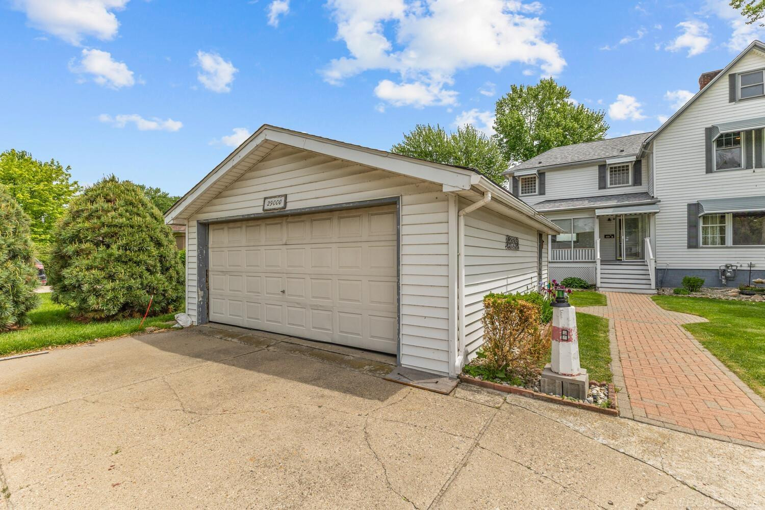 29000 Jefferson Avenue, Saint Clair Shores, MI 48081 — Photo 4