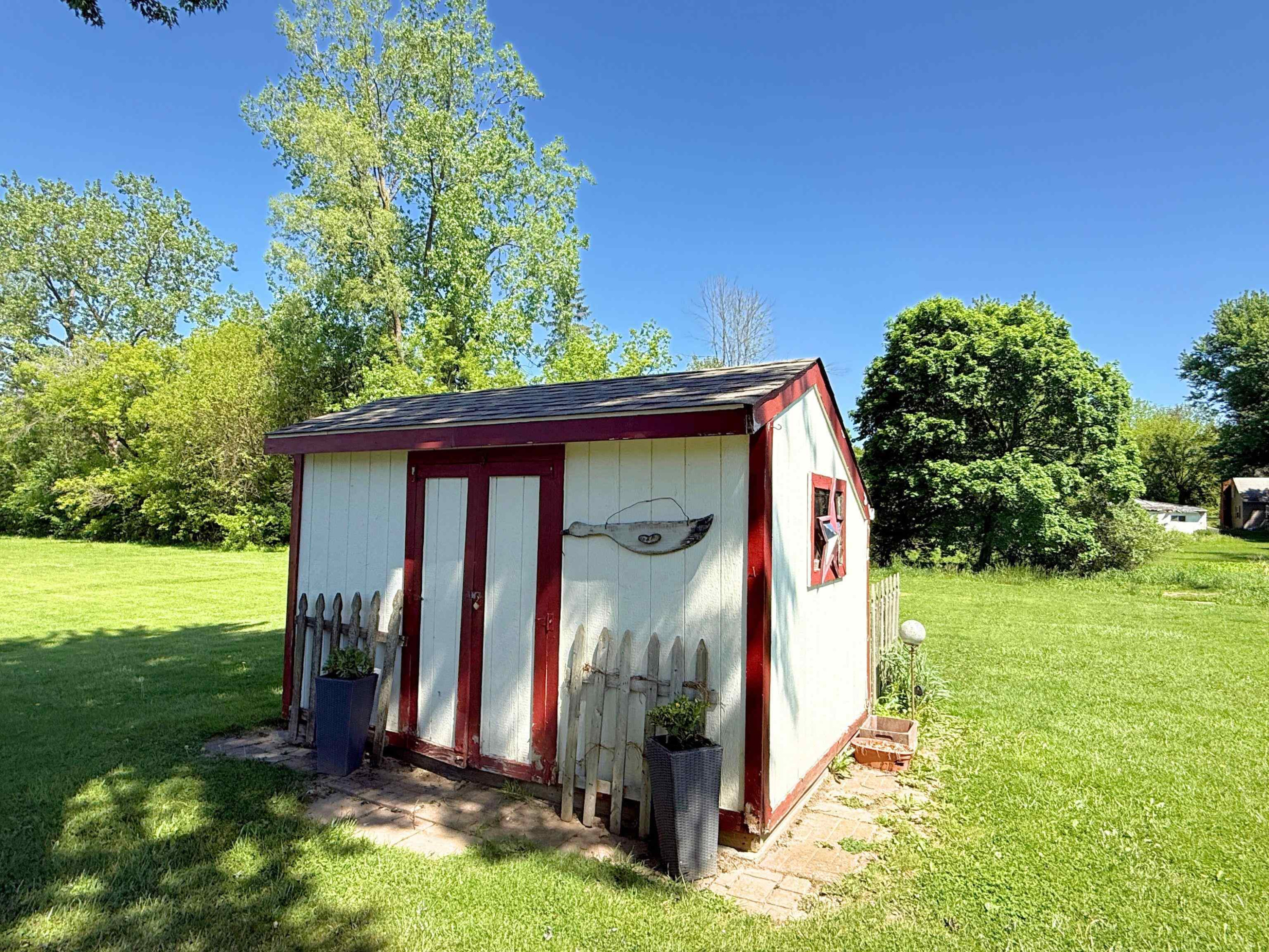2083 Carrier Drive, Mount Morris, MI 48458 — Photo 43