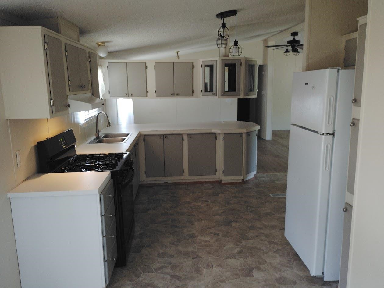 112 Rebellion Drive, Flint, MI 48507 — Photo 14