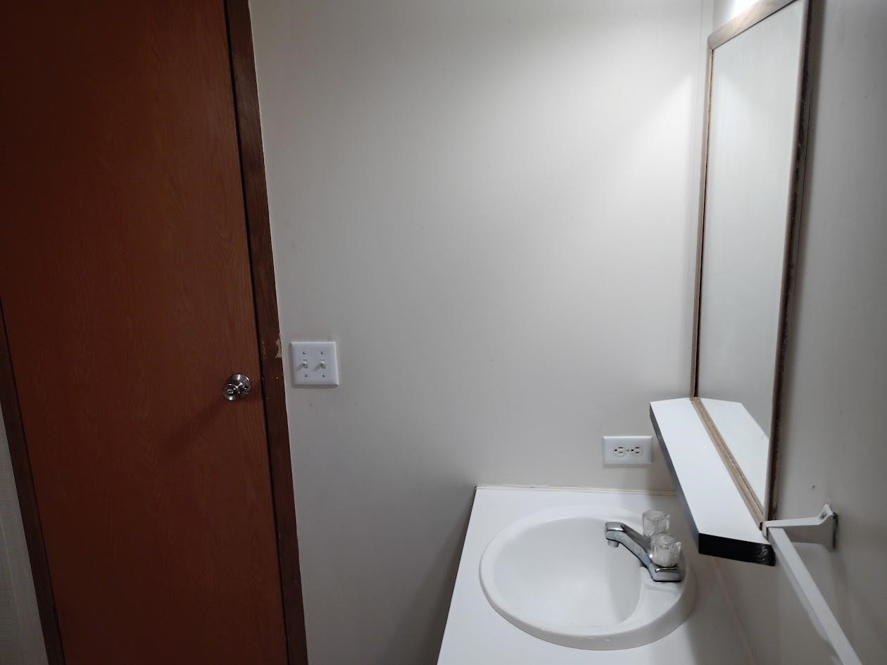 112 Rebellion Drive, Flint, MI 48507 — Photo 20