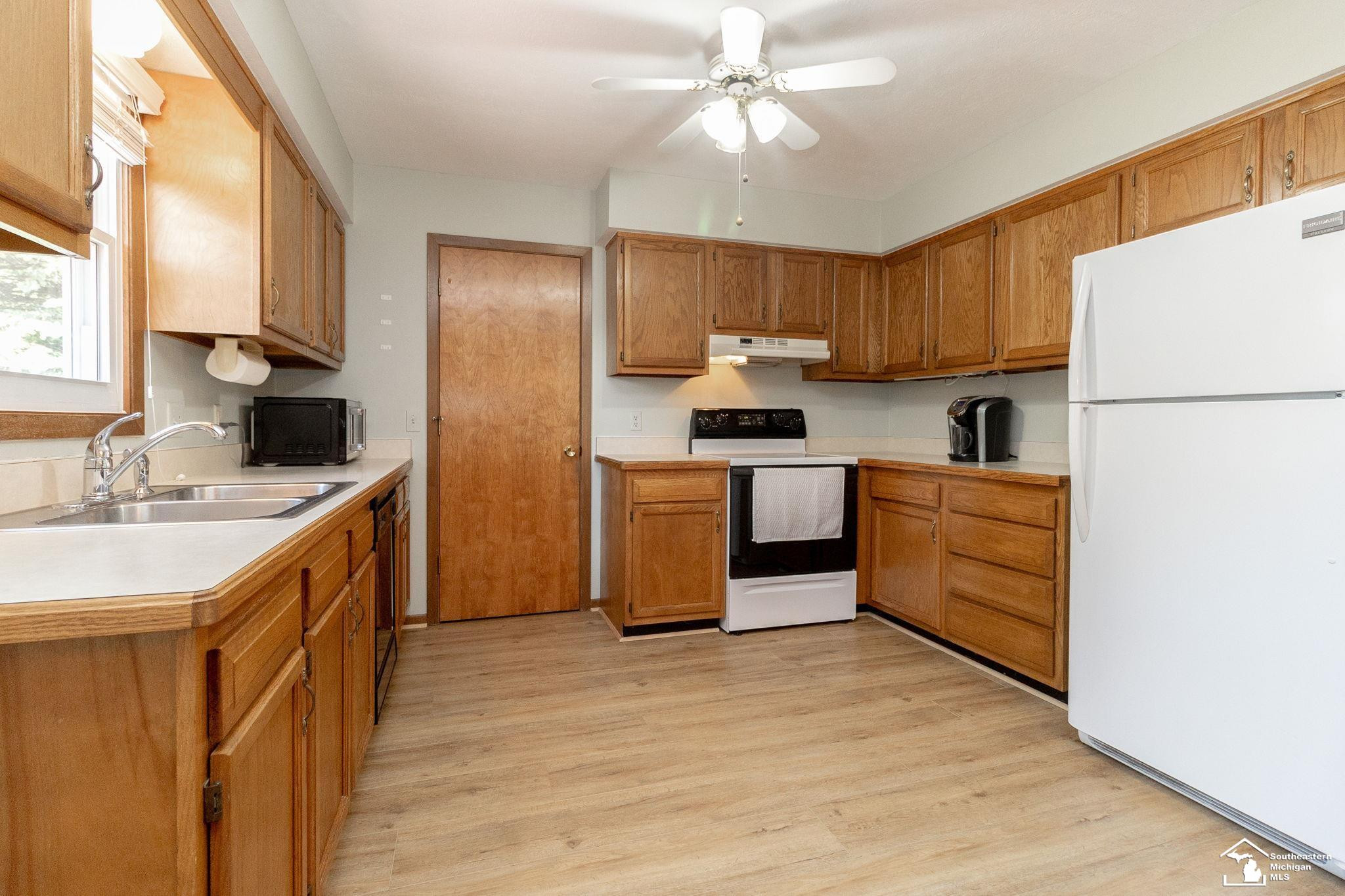 1955 Brookton Drive, Temperance, MI 48182 — Photo 9