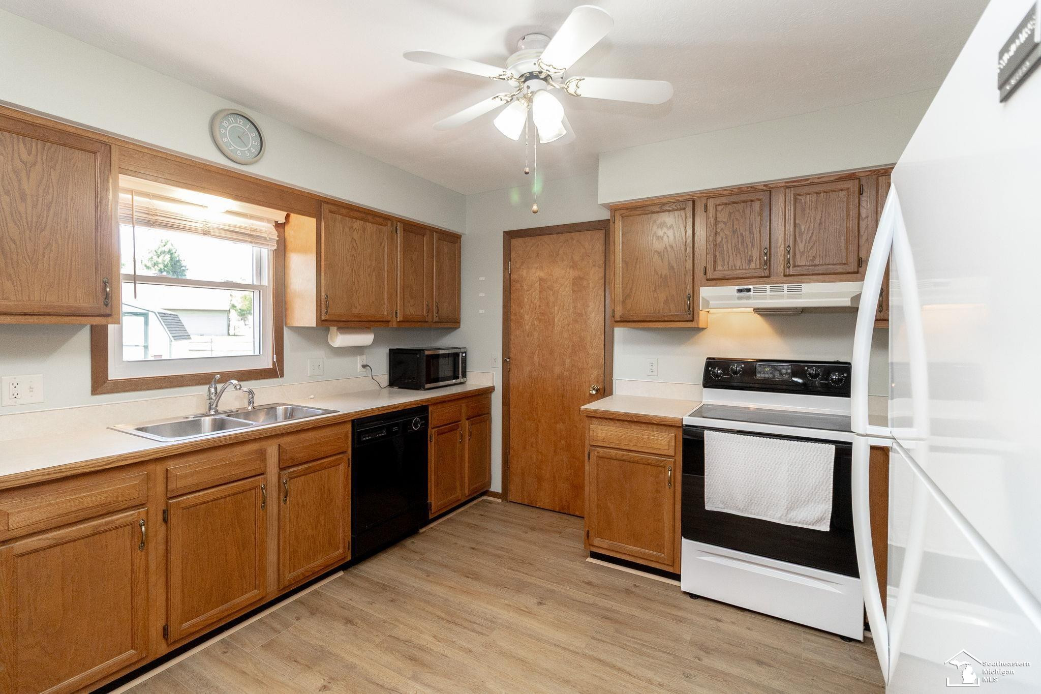 1955 Brookton Drive, Temperance, MI 48182 — Photo 10