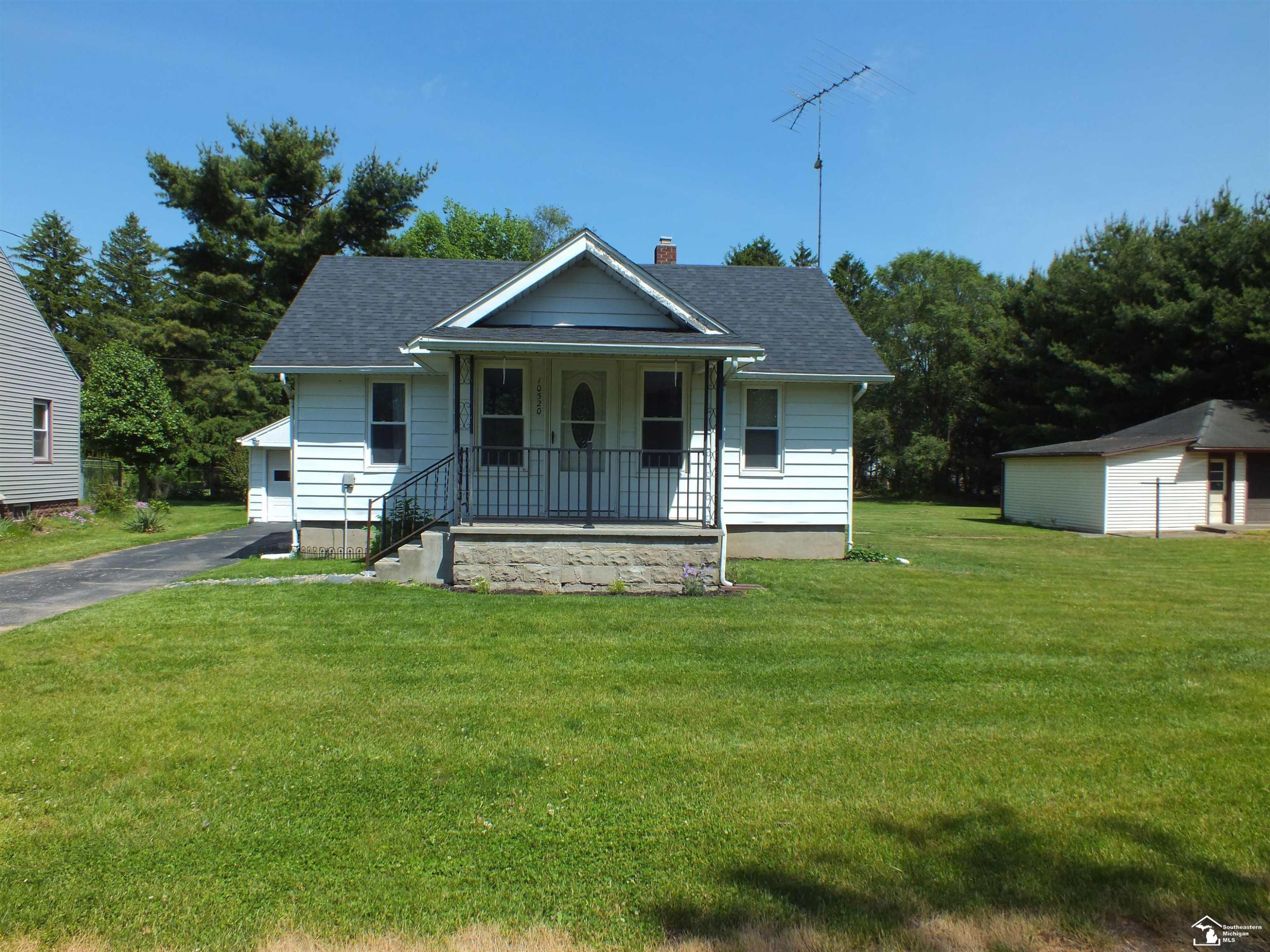 10520 brunt Street, MI — front exterior