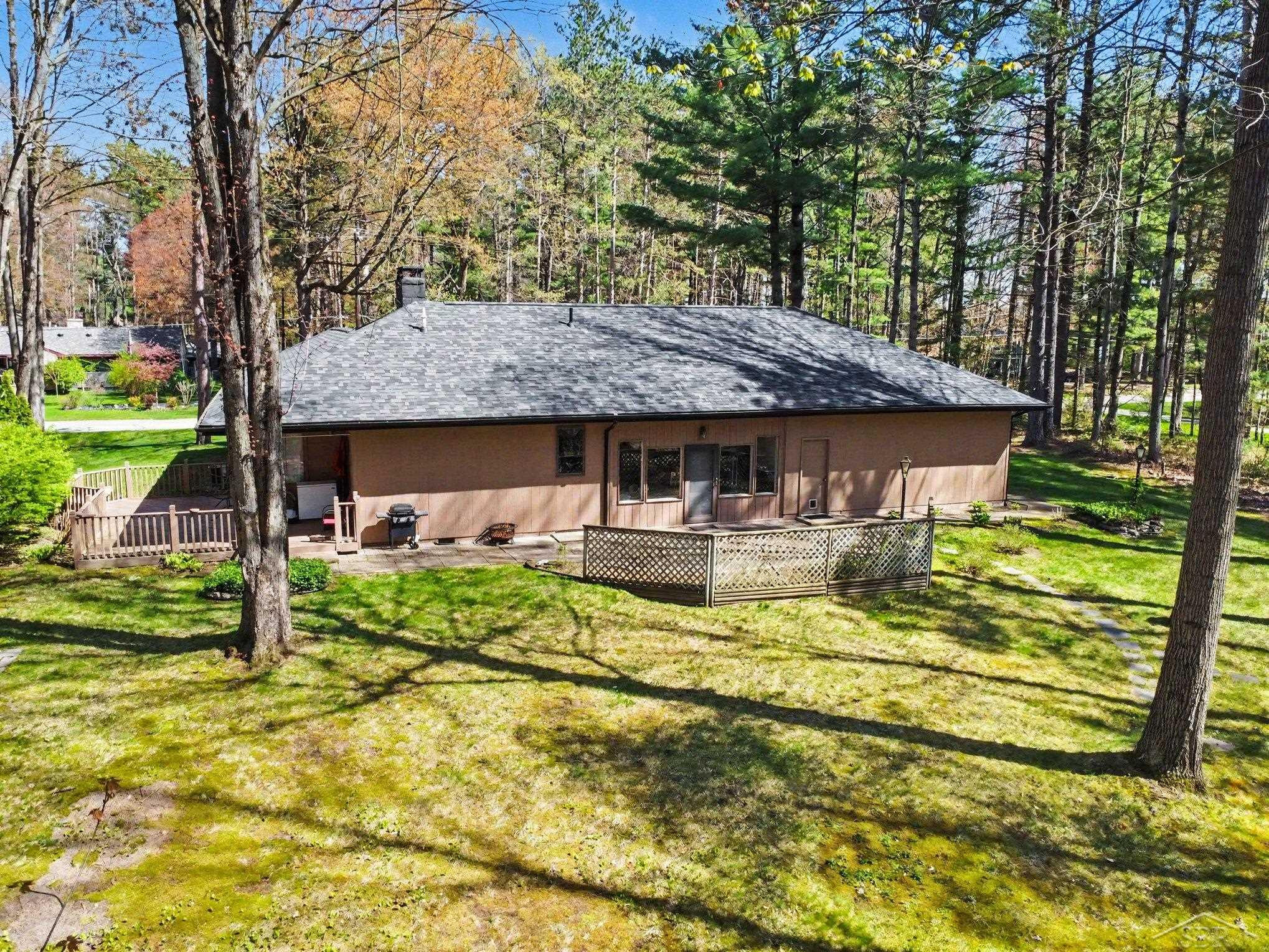 547 W Peterson Drive, Sanford, MI 48657 — Photo 4