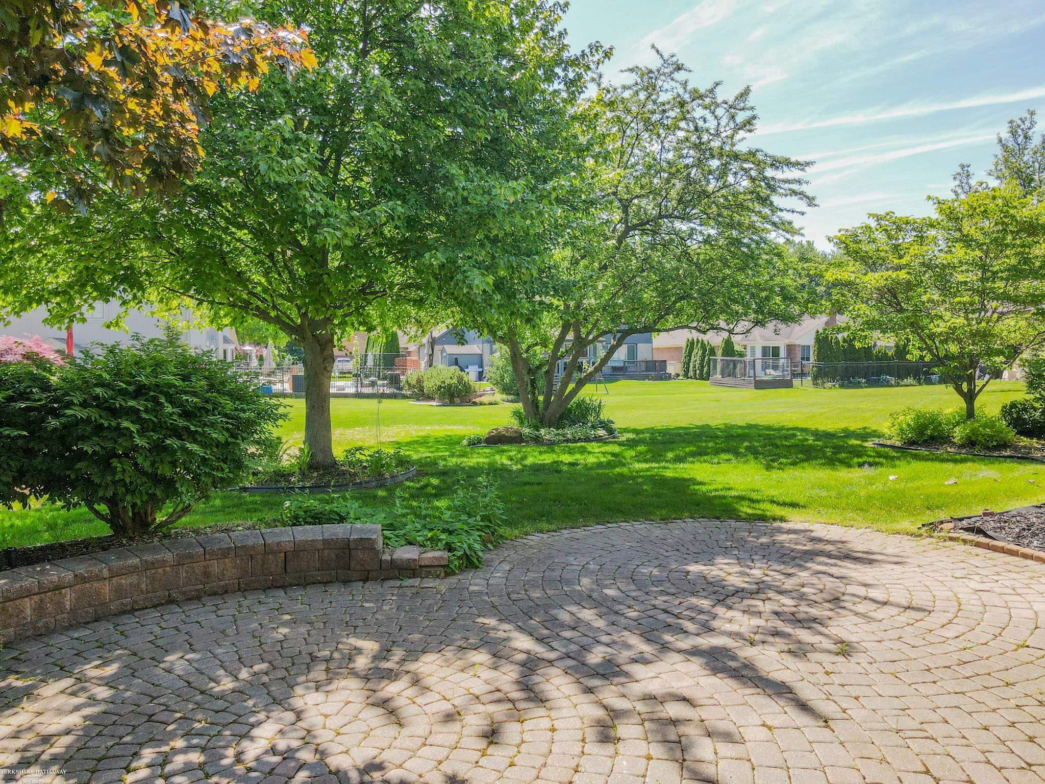 52294 Bryan Michael Drive, Macomb, MI 48042 — Photo 11