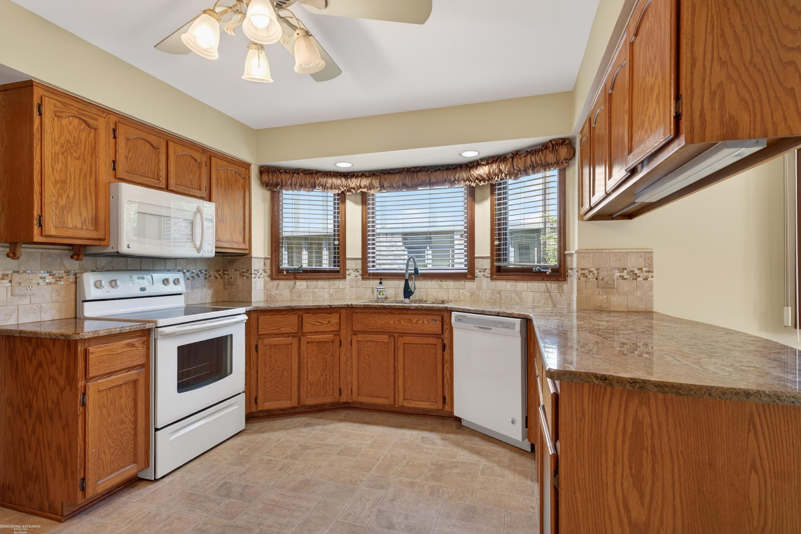 52294 Bryan Michael Drive, Macomb, MI 48042 — Photo 21