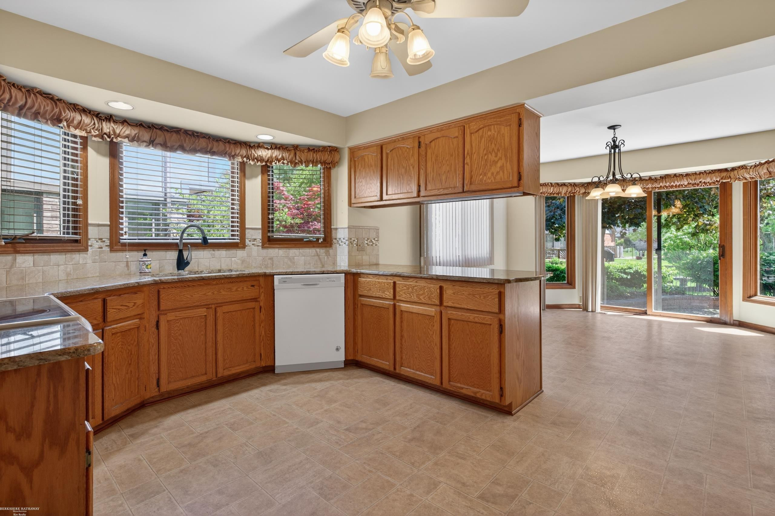 52294 Bryan Michael Drive, Macomb, MI 48042 — Photo 23