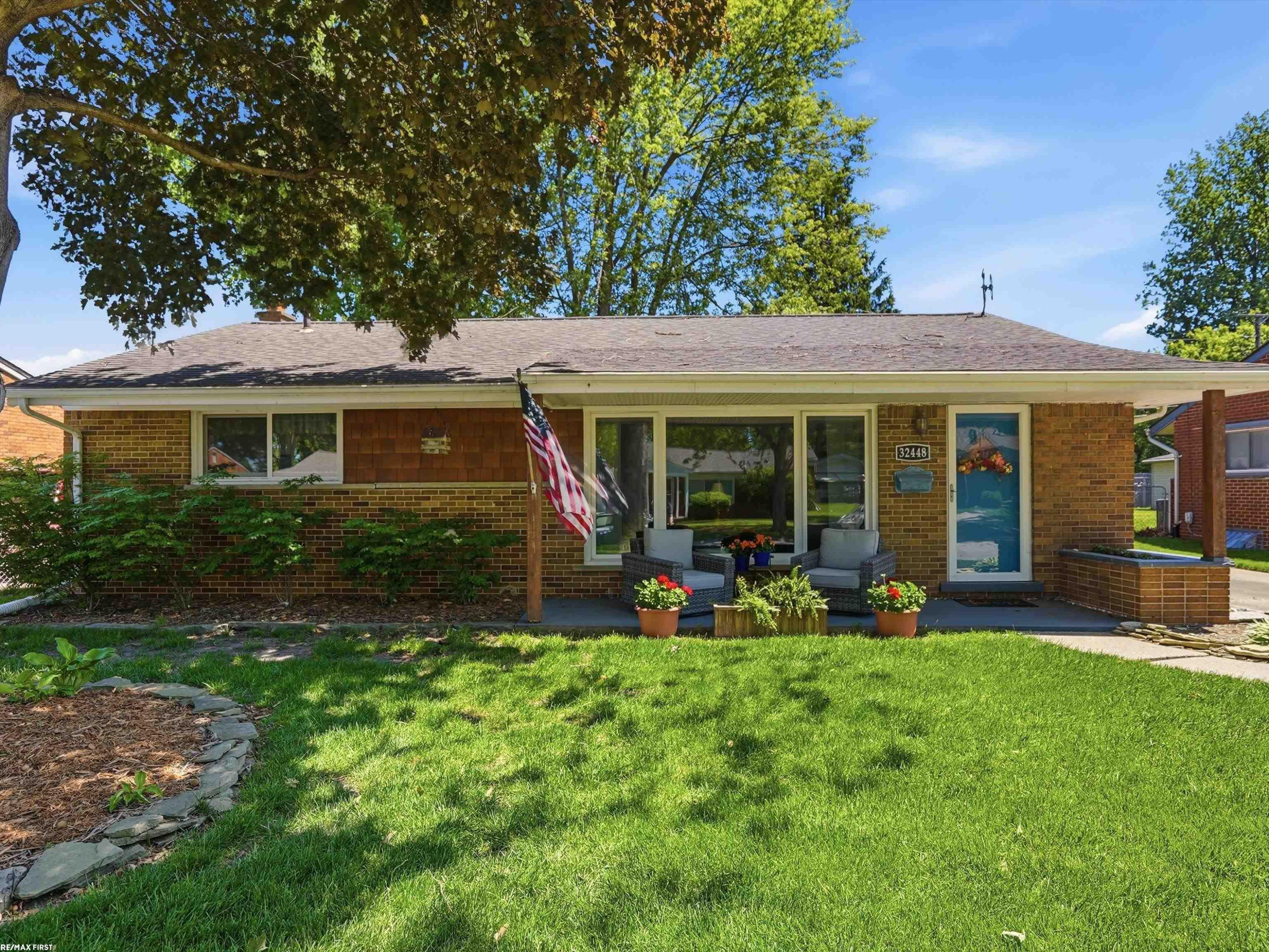 32448 Saint Annes Drive, Warren, MI 48092 — Photo 2