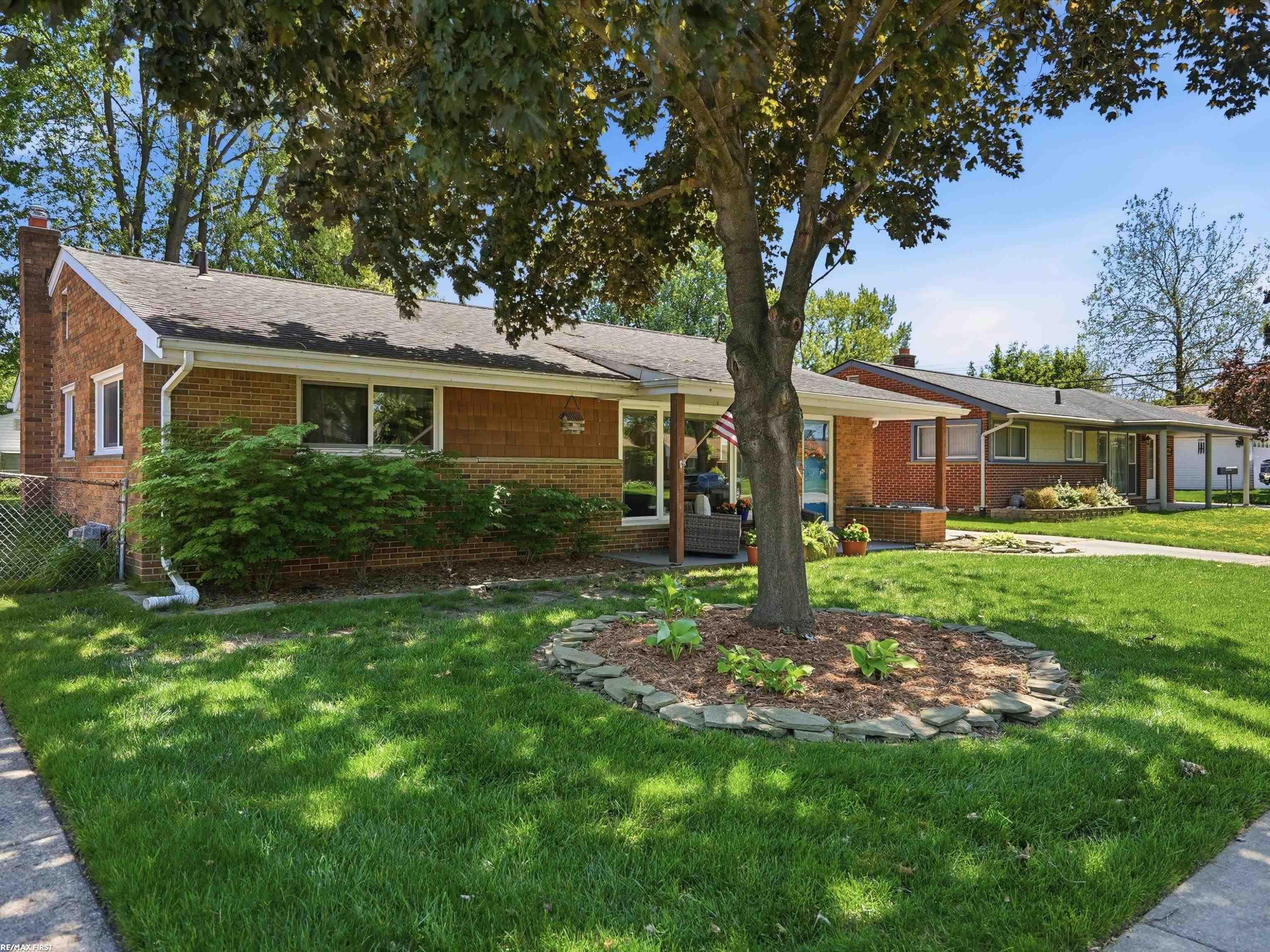 32448 Saint Annes Drive, Warren, MI 48092 — Photo 3