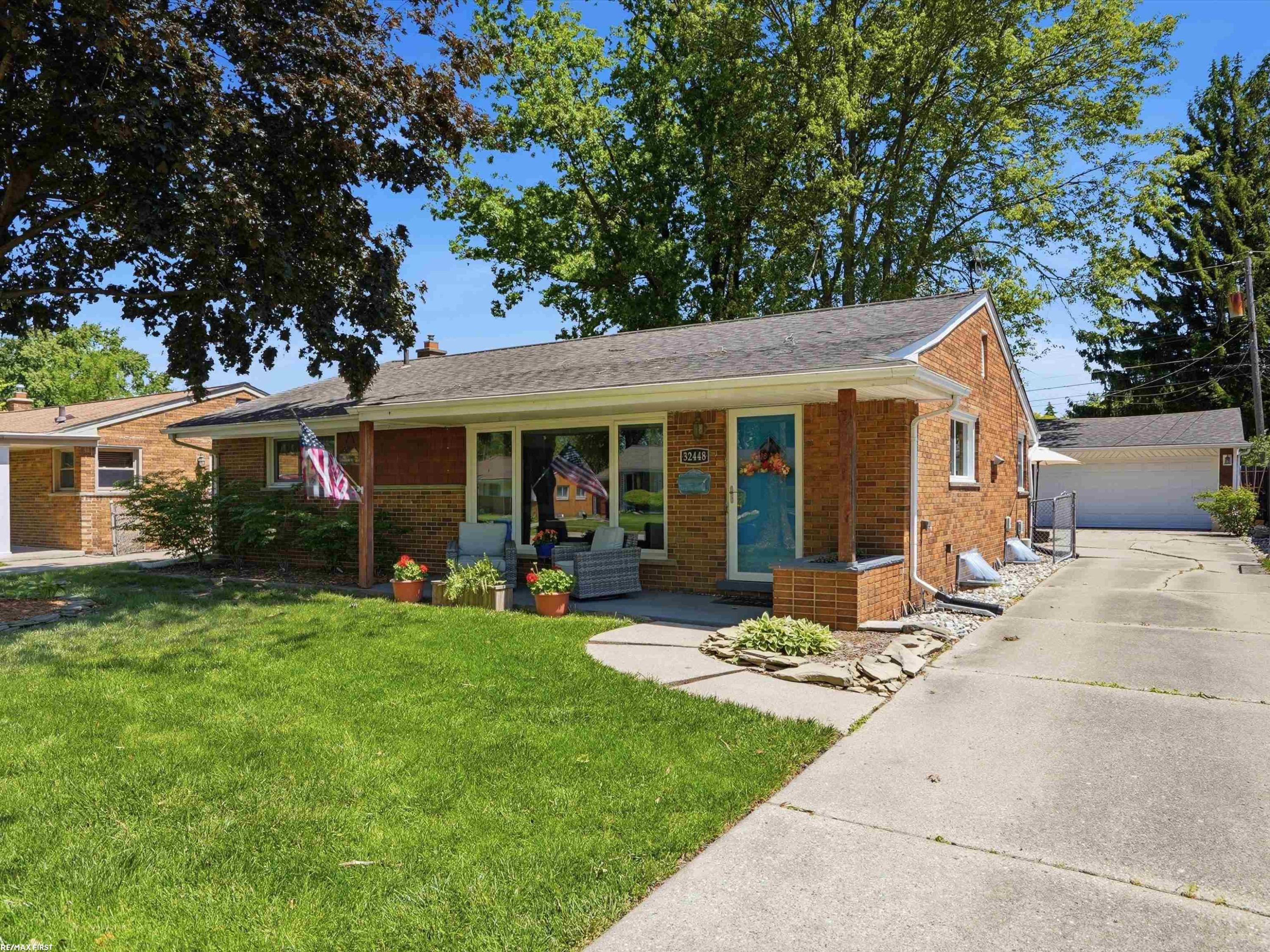 32448 Saint Annes Drive, Warren, MI 48092 — Photo 4