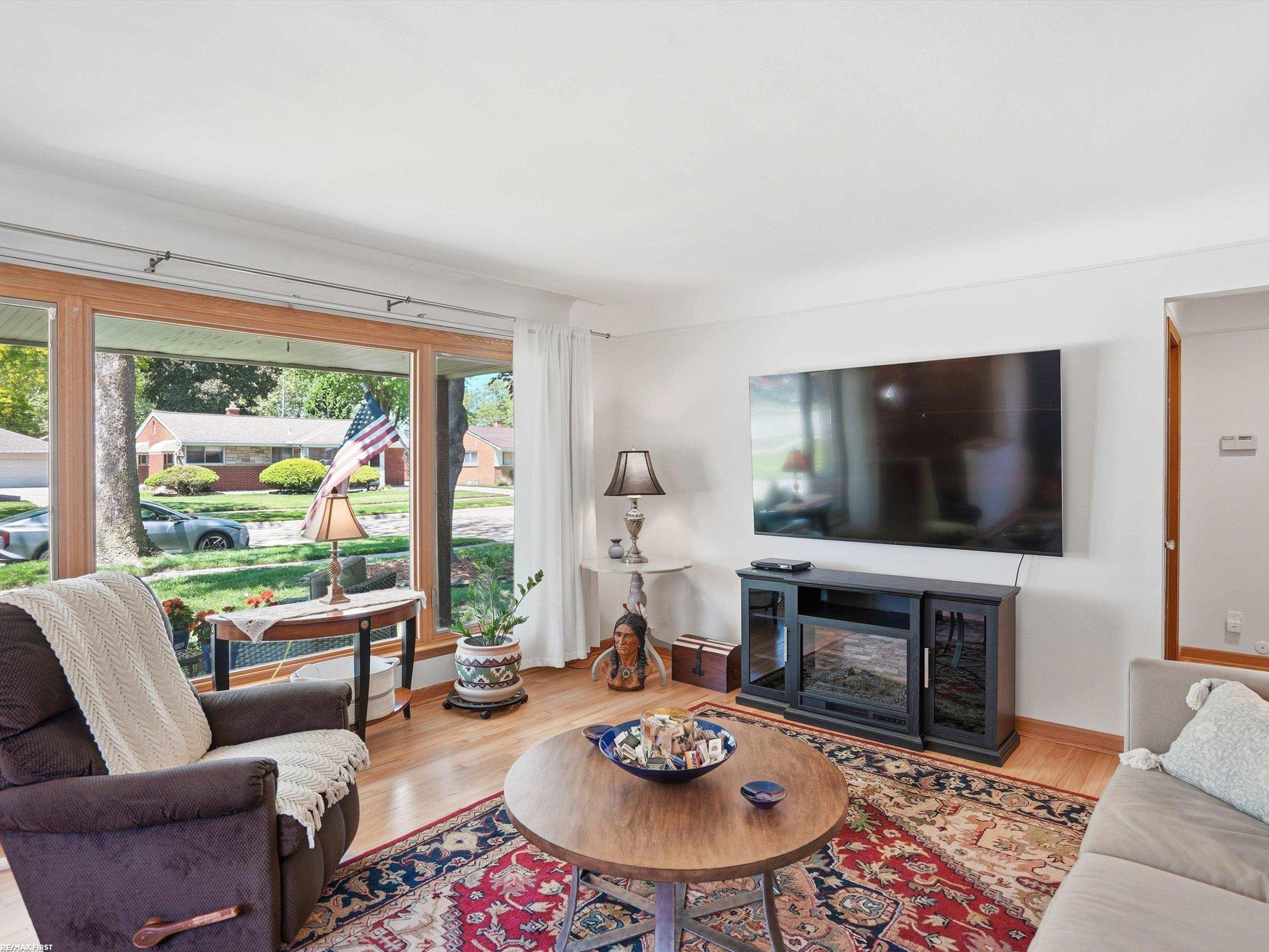 32448 Saint Annes Drive, Warren, MI 48092 — Photo 9