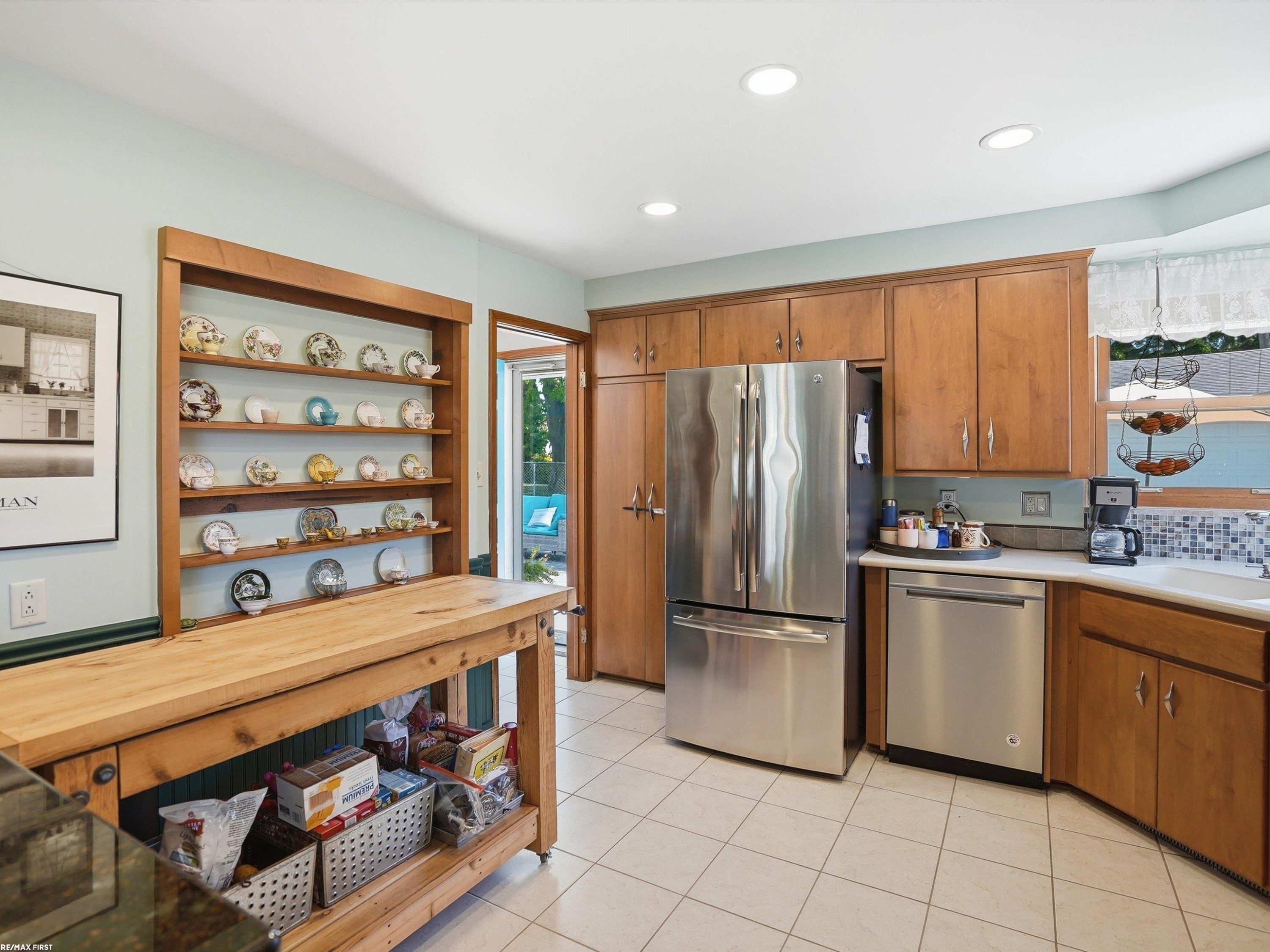 32448 Saint Annes Drive, Warren, MI 48092 — Photo 15