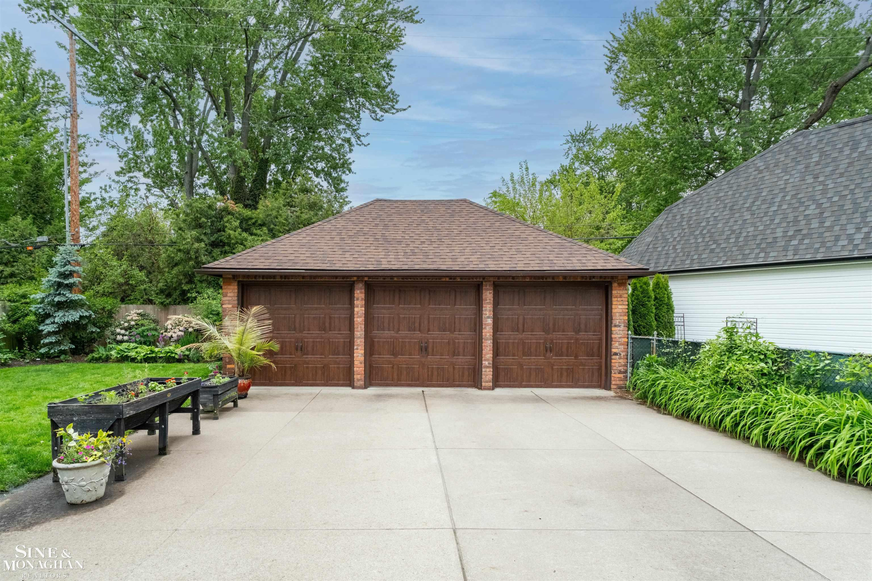 1251 Yorkshire Road, Grosse Pointe Park, MI 48230 — Photo 76
