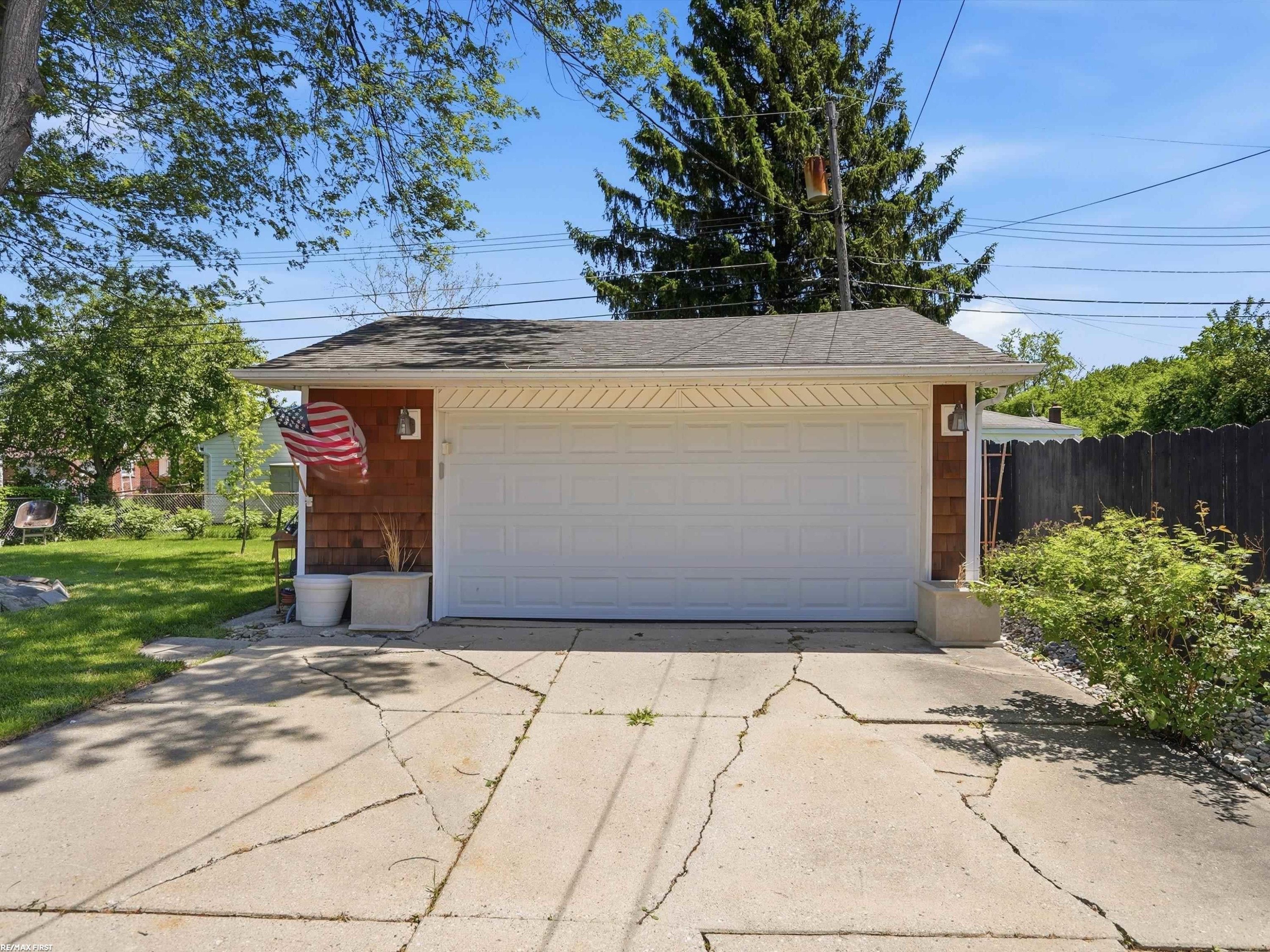 32448 Saint Annes Drive, Warren, MI 48092 — Photo 31