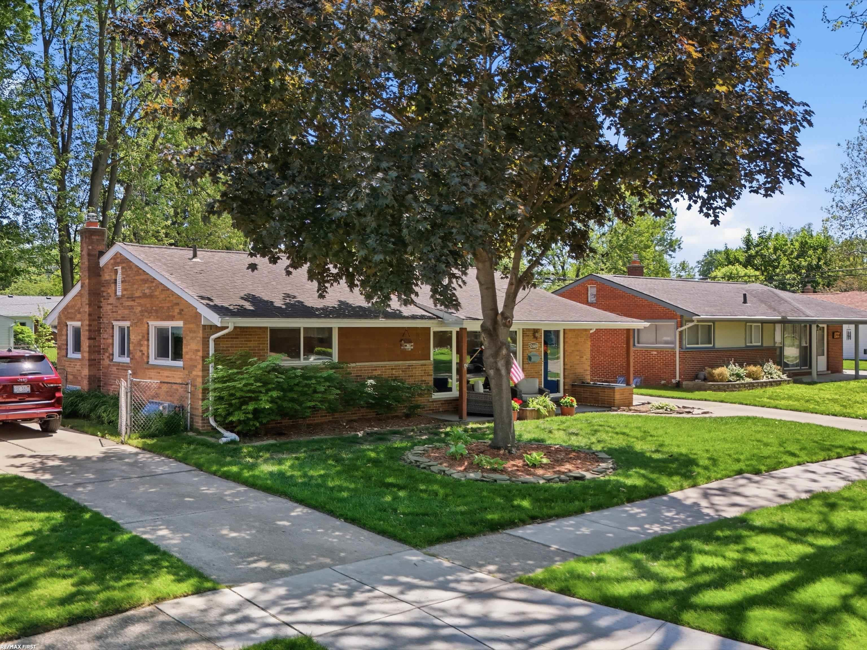 32448 Saint Annes Drive, Warren, MI 48092 — Photo 37