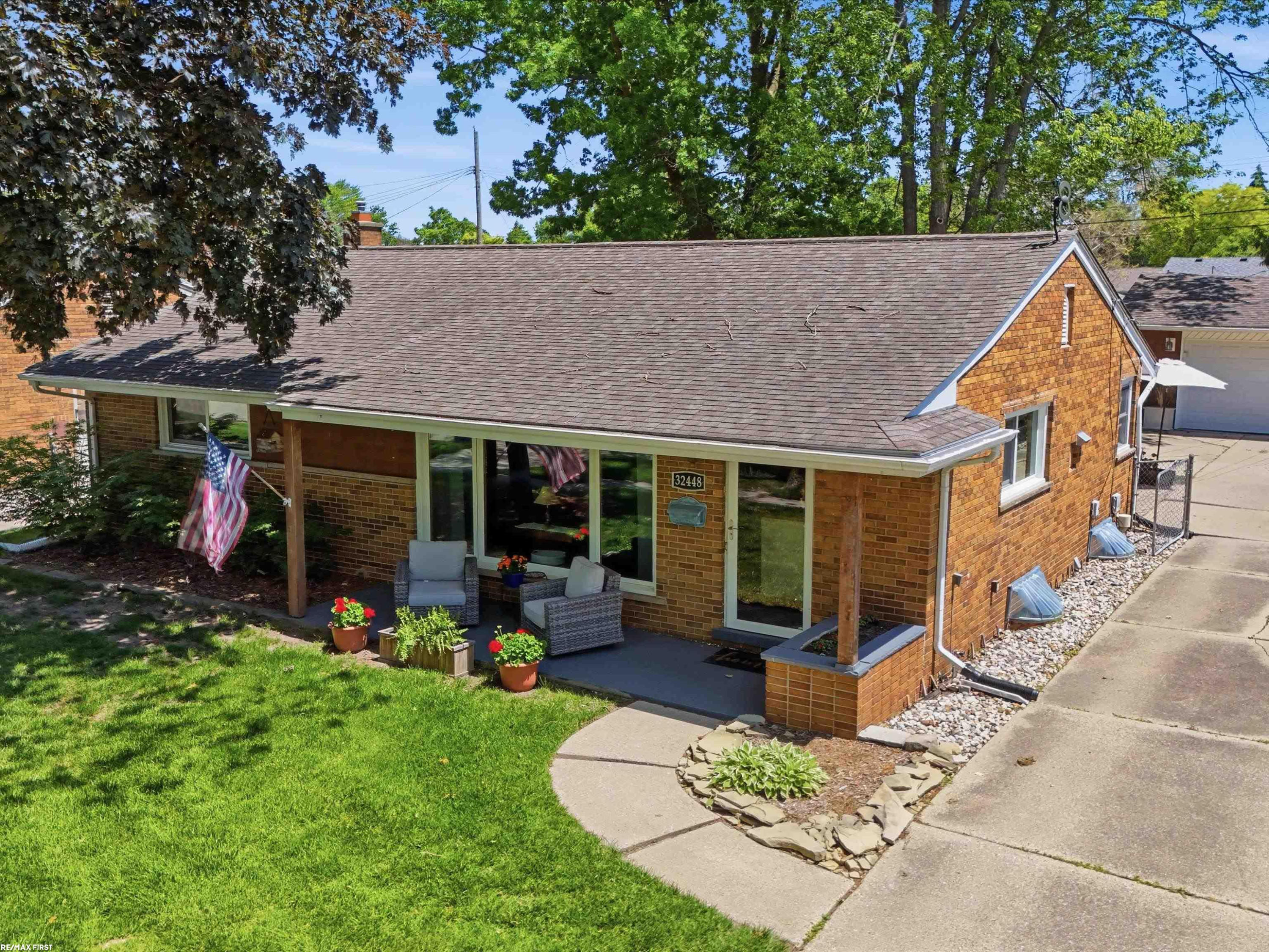 32448 Saint Annes Drive, Warren, MI 48092 — Photo 39