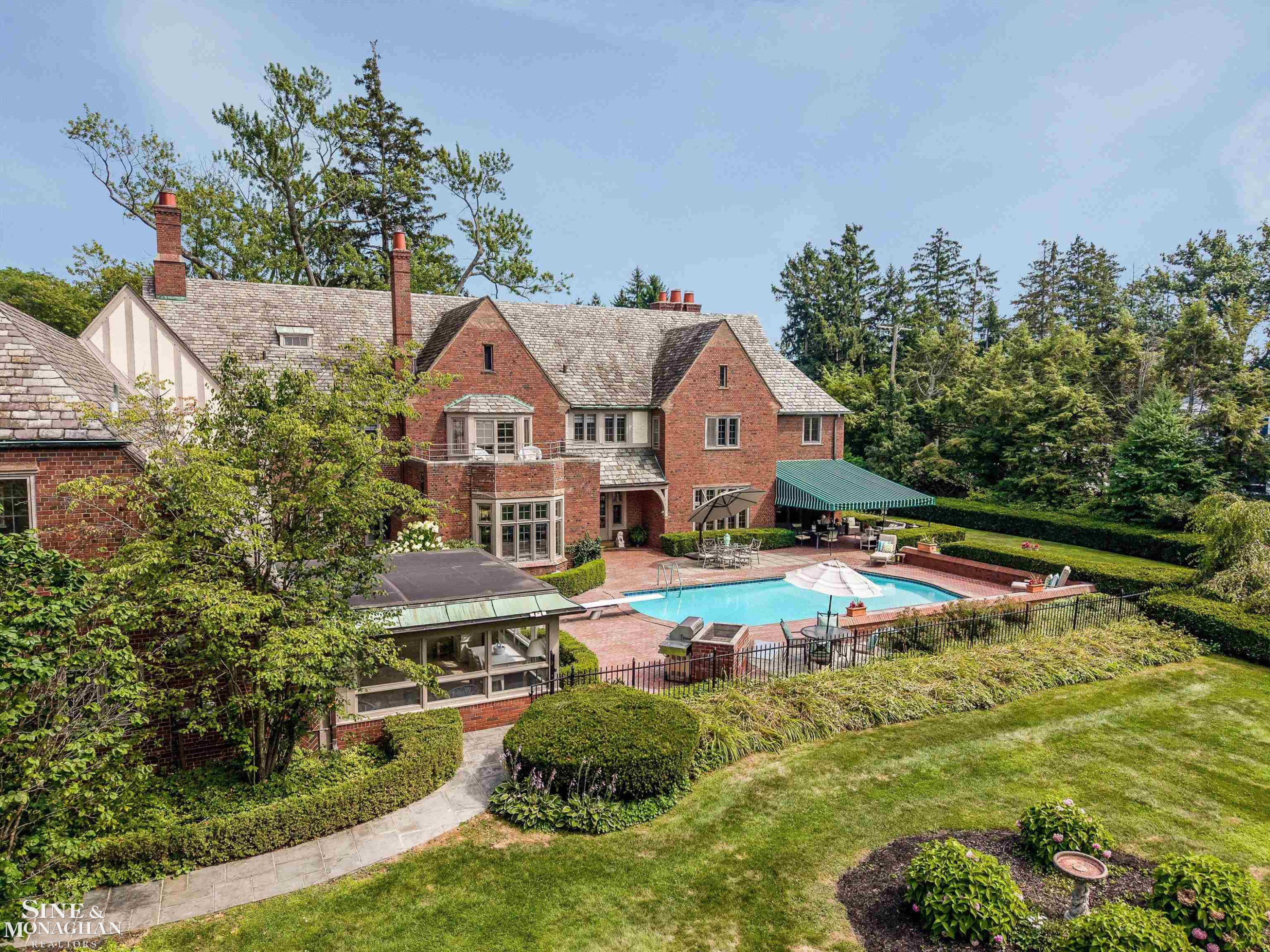 257 Ridge Road, Grosse Pointe Farms, MI 48236 — Photo 3