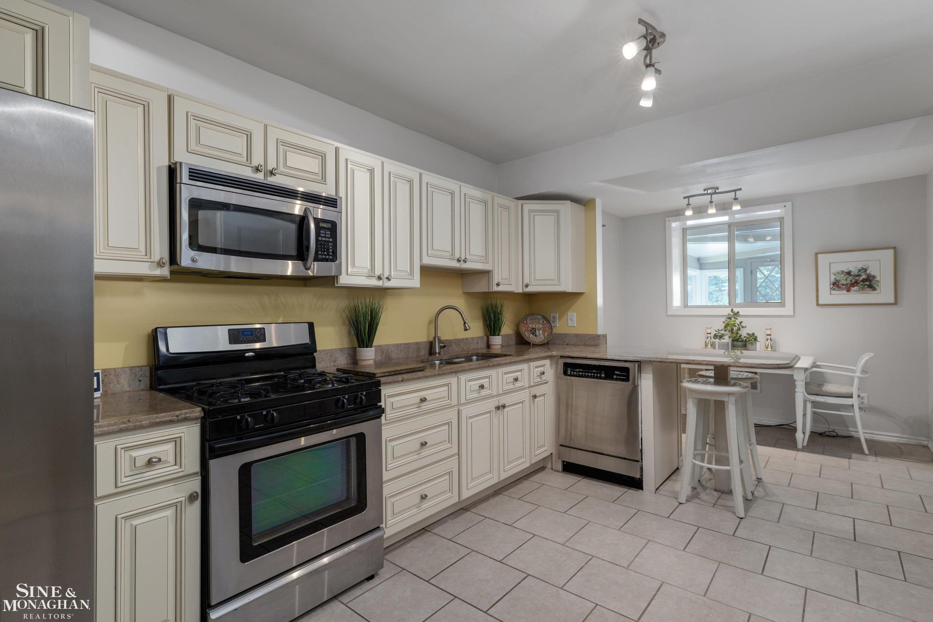 257 Ridge Road, Grosse Pointe Farms, MI 48236 — Photo 35