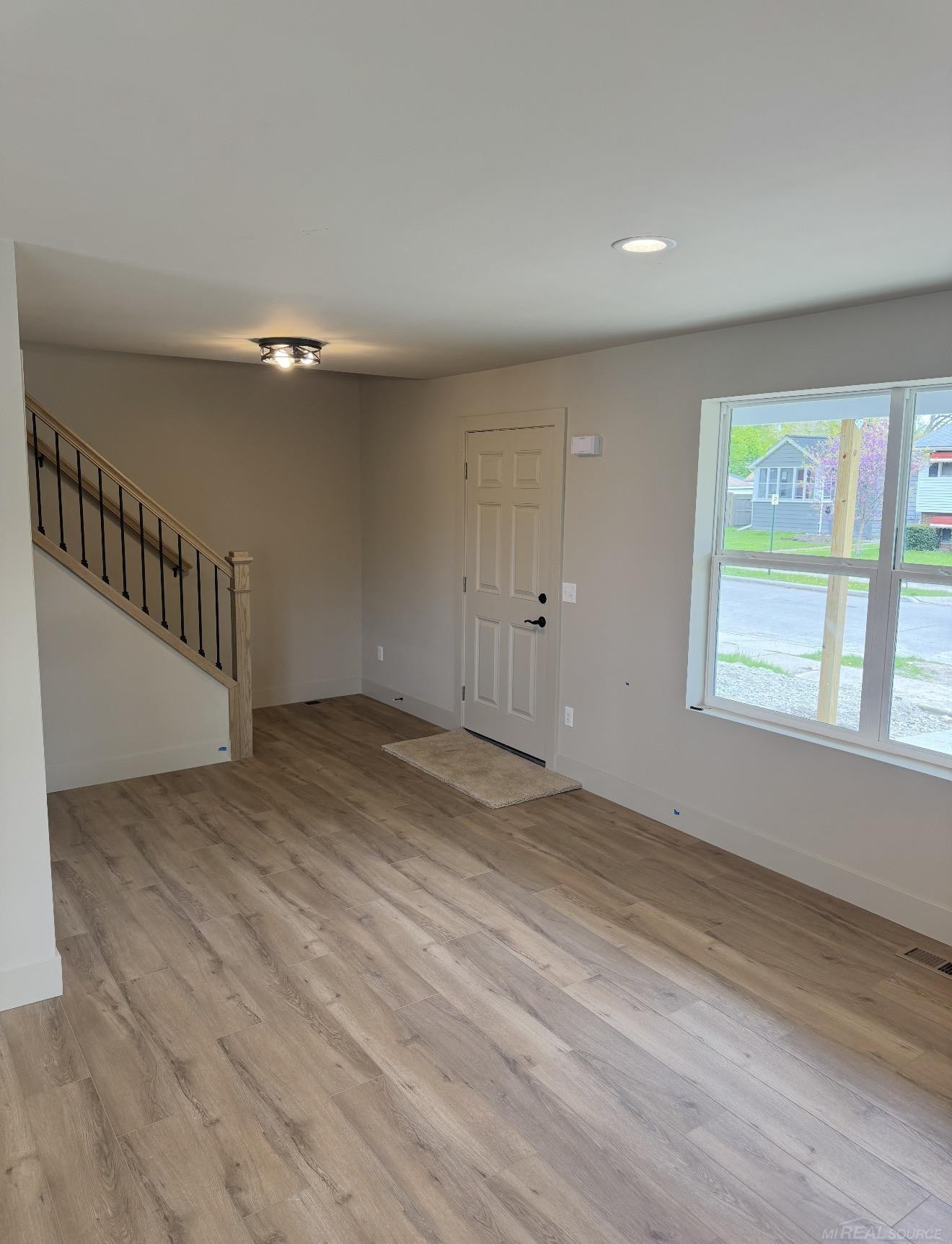 27305 Groveland Street, Madison Heights, MI 48071 — Photo 2