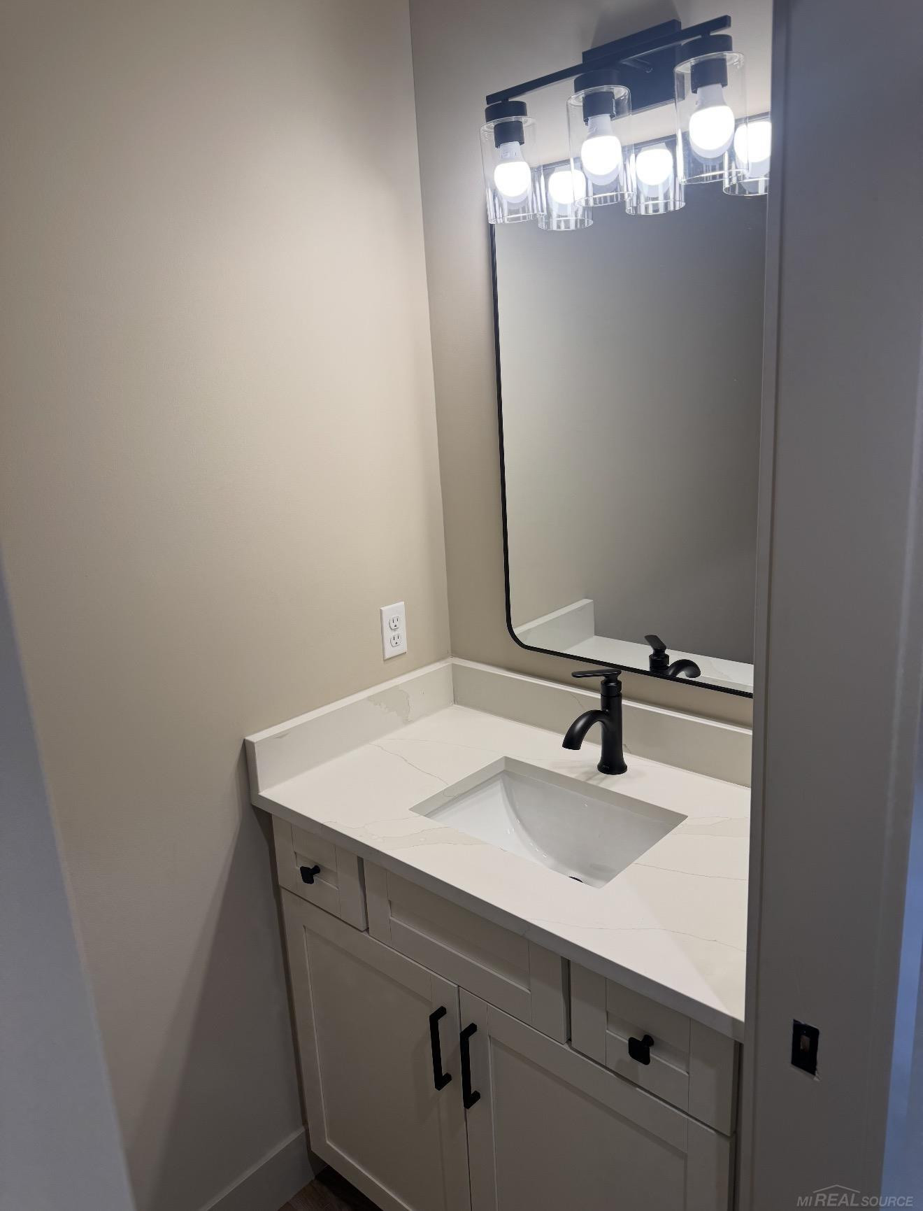 27305 Groveland Street, Madison Heights, MI 48071 — Photo 7