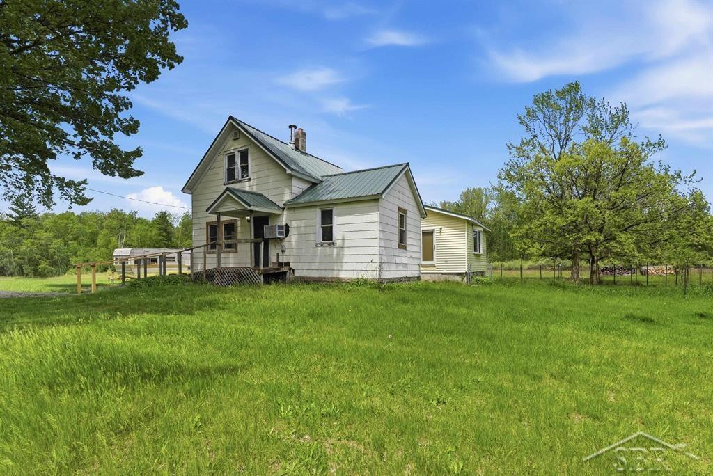 412 W Almeda Beach Road, Pinconning, MI 48650 — Photo 2