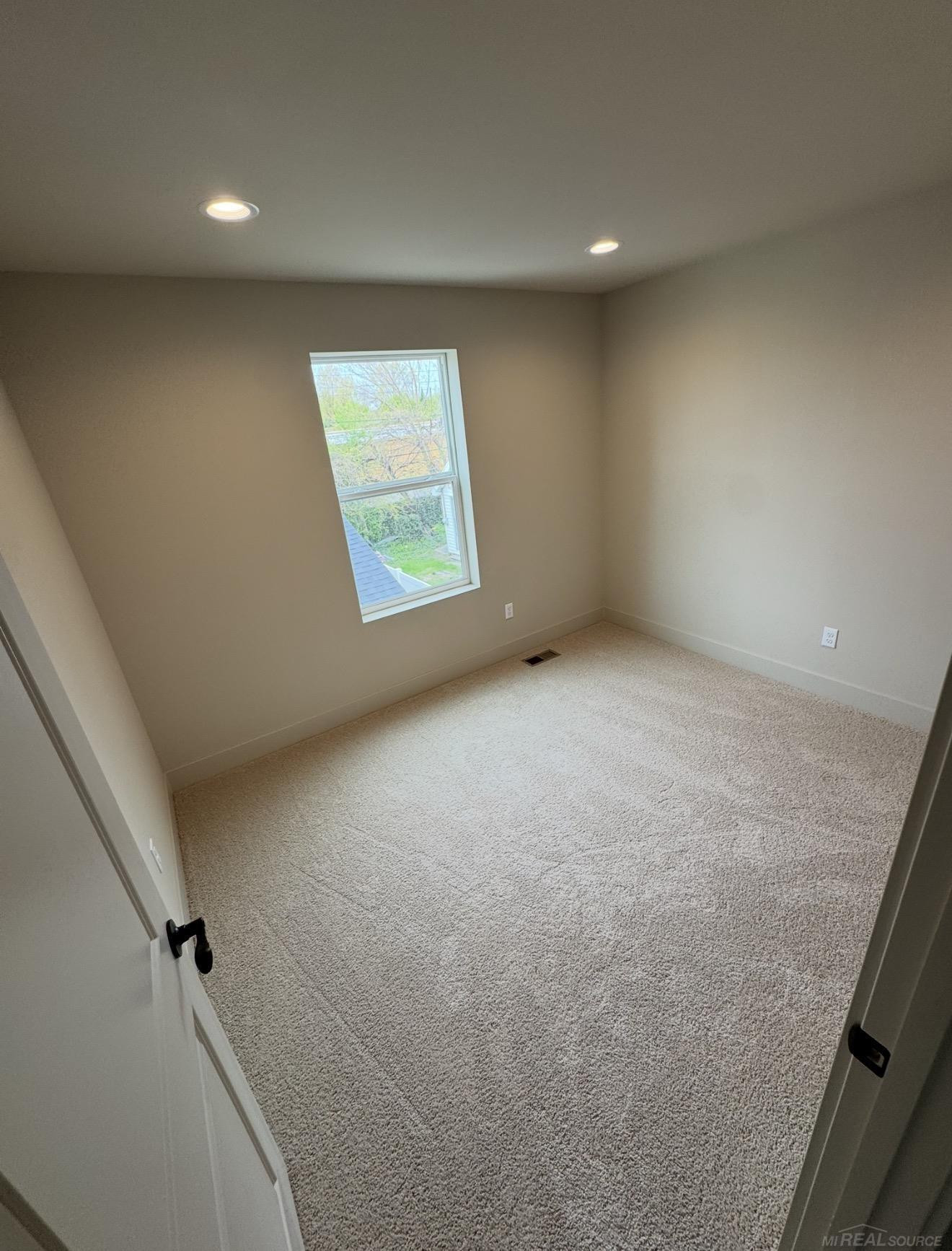 27305 Groveland Street, Madison Heights, MI 48071 — Photo 19