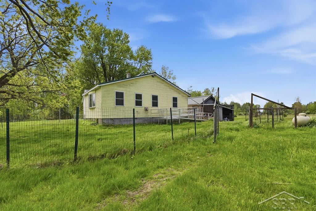 412 W Almeda Beach Road, Pinconning, MI 48650 — Photo 18