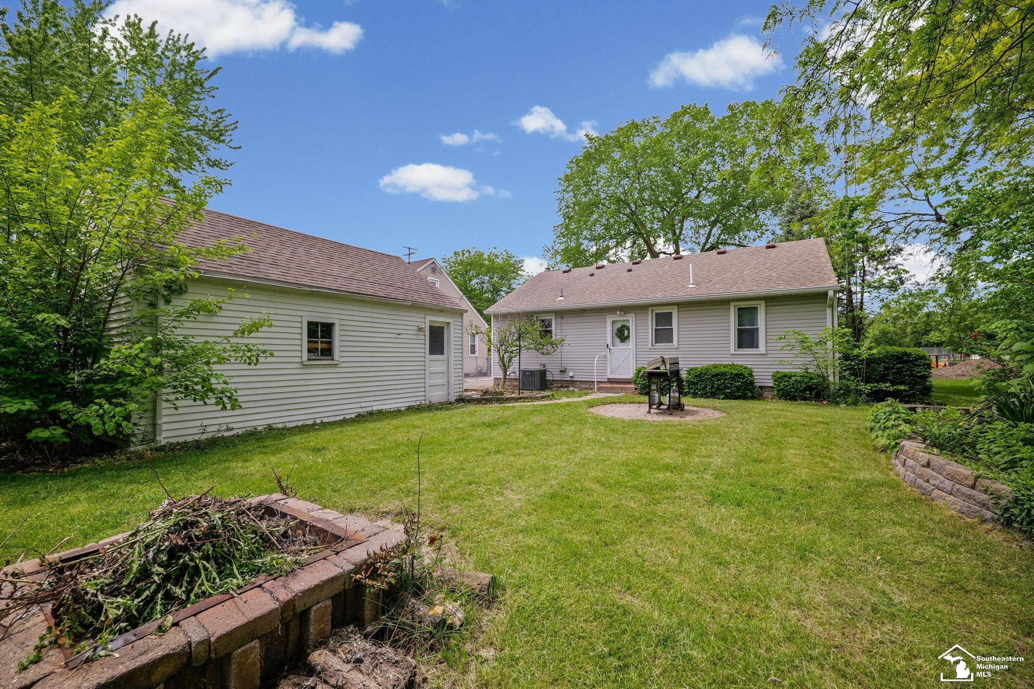 15524 Parkwood Drive, Monroe, MI 48161 — Photo 15