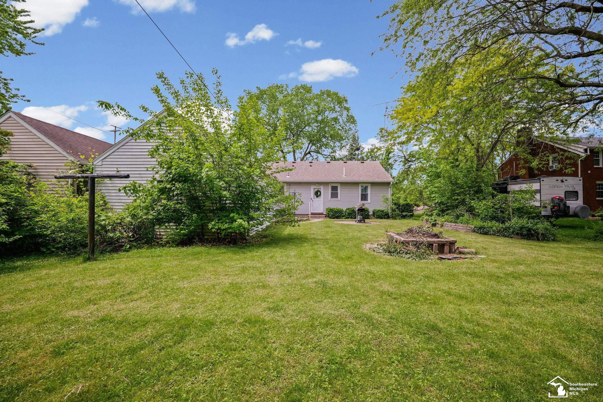 15524 Parkwood Drive, Monroe, MI 48161 — Photo 16