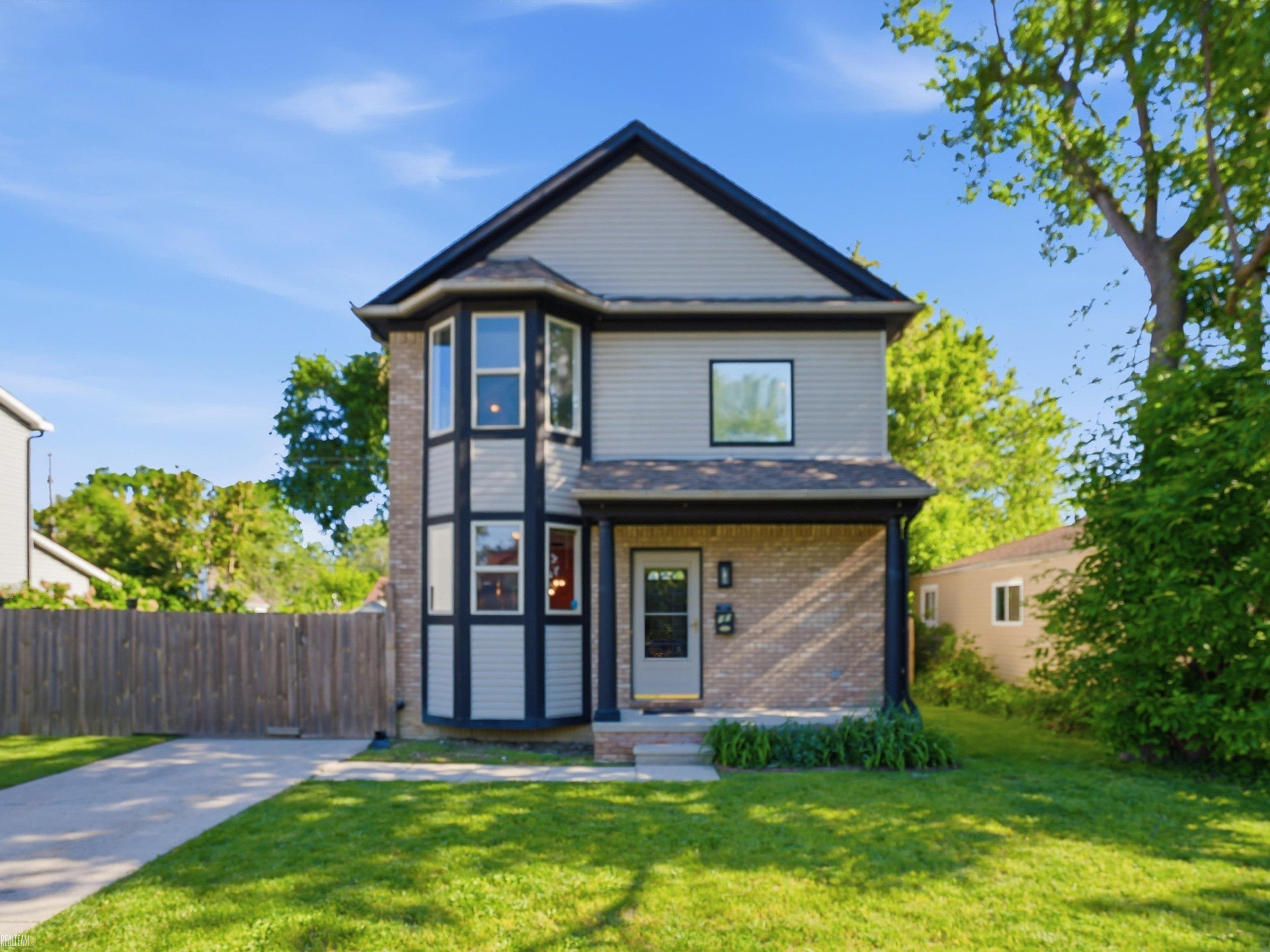 90 W Milton Avenue, MI 48030 — front exterior