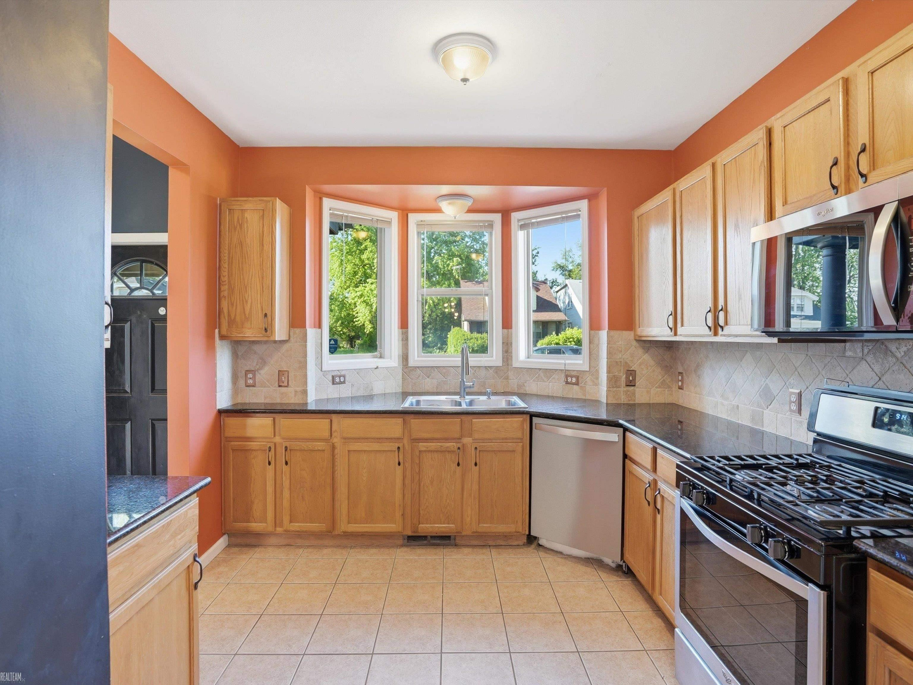 90 W Milton Avenue, MI 48030 — Photo 12