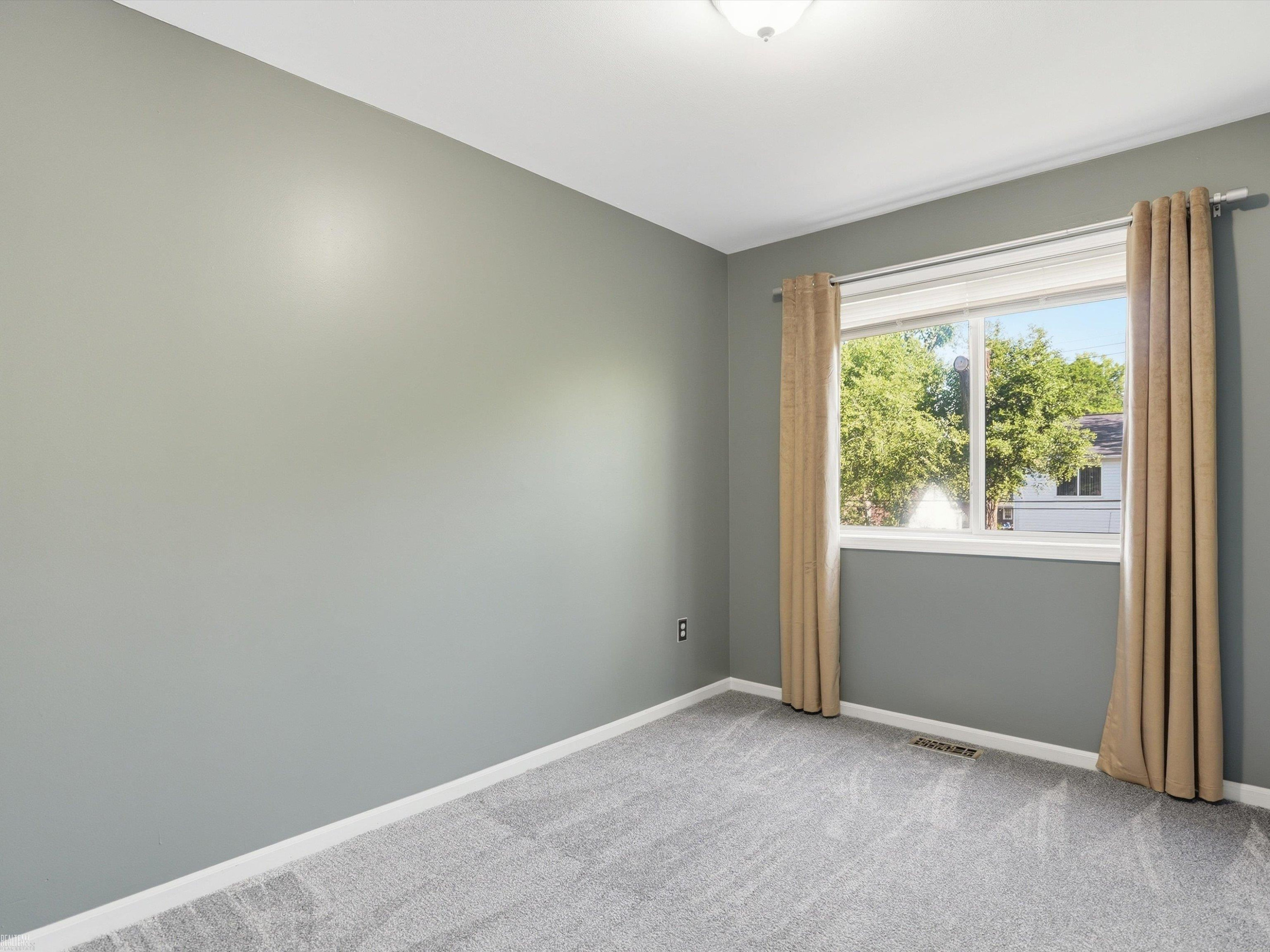 90 W Milton Avenue, MI 48030 — Photo 24