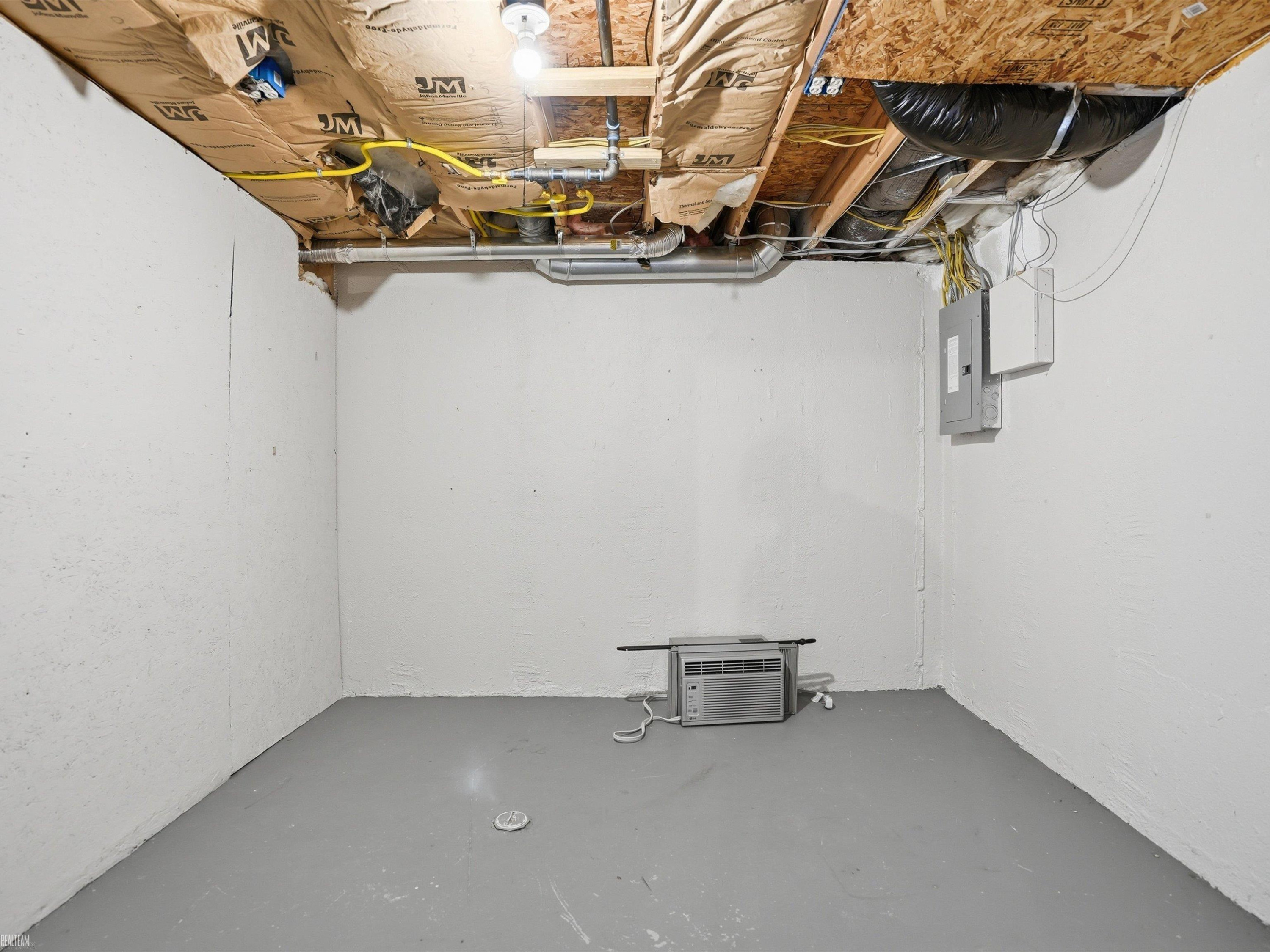 90 W Milton Avenue, MI 48030 — Photo 33