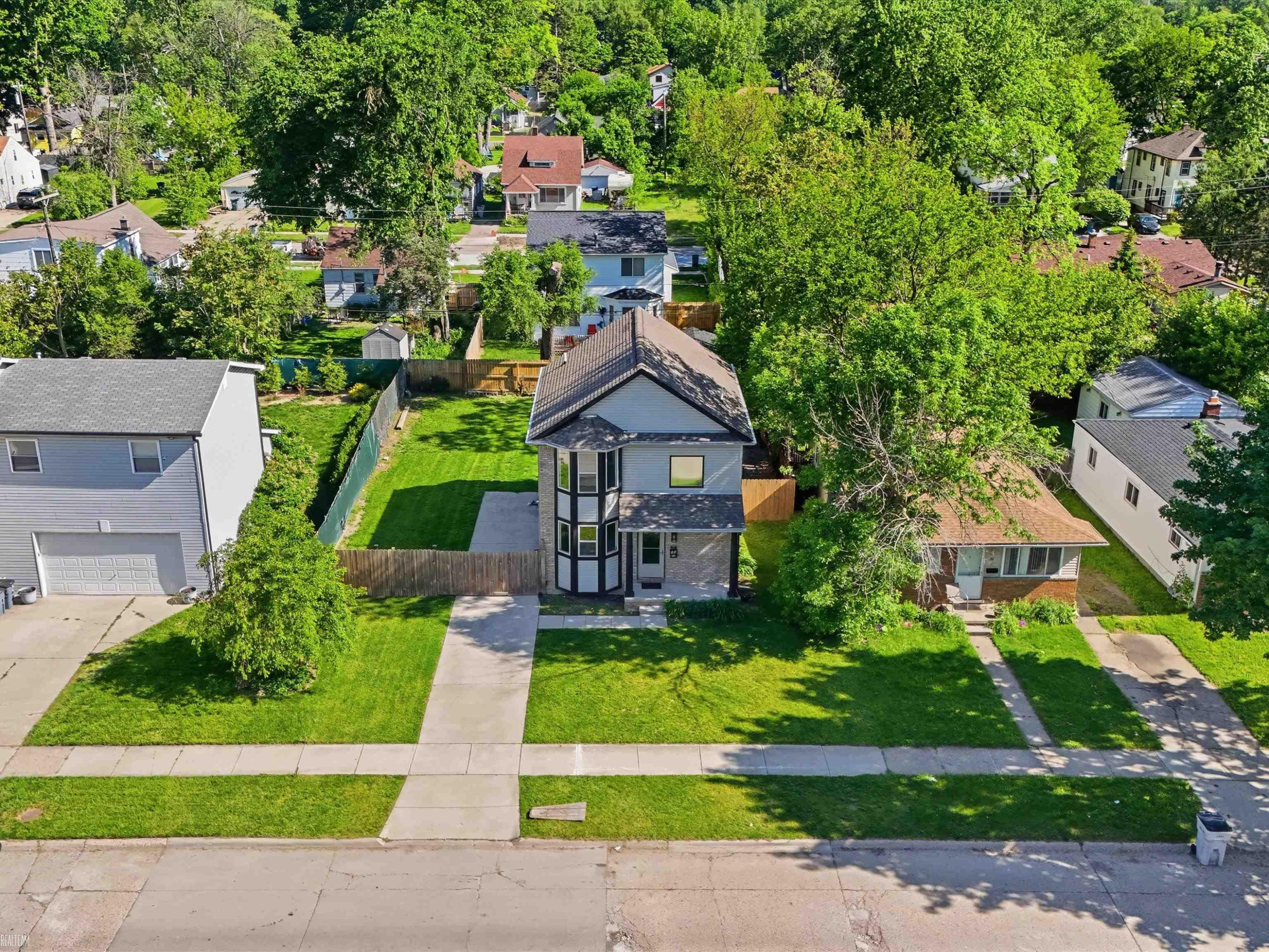 90 W Milton Avenue, MI 48030 — Photo 42