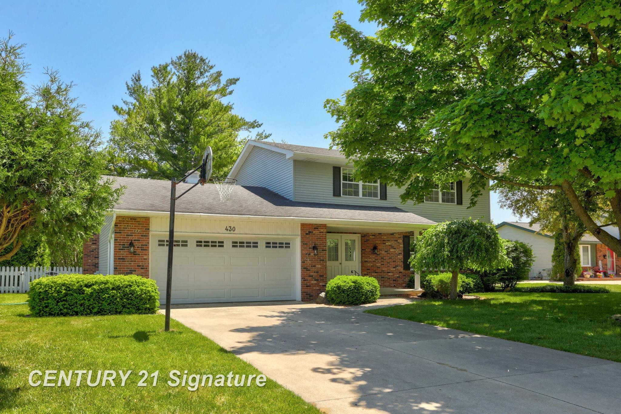 430 Cranbrook Drive, Saginaw, MI 48638 — front exterior