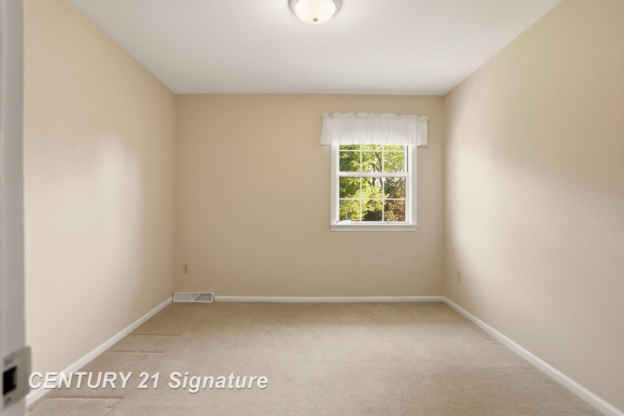 430 Cranbrook Drive, Saginaw, MI 48638 — Photo 35